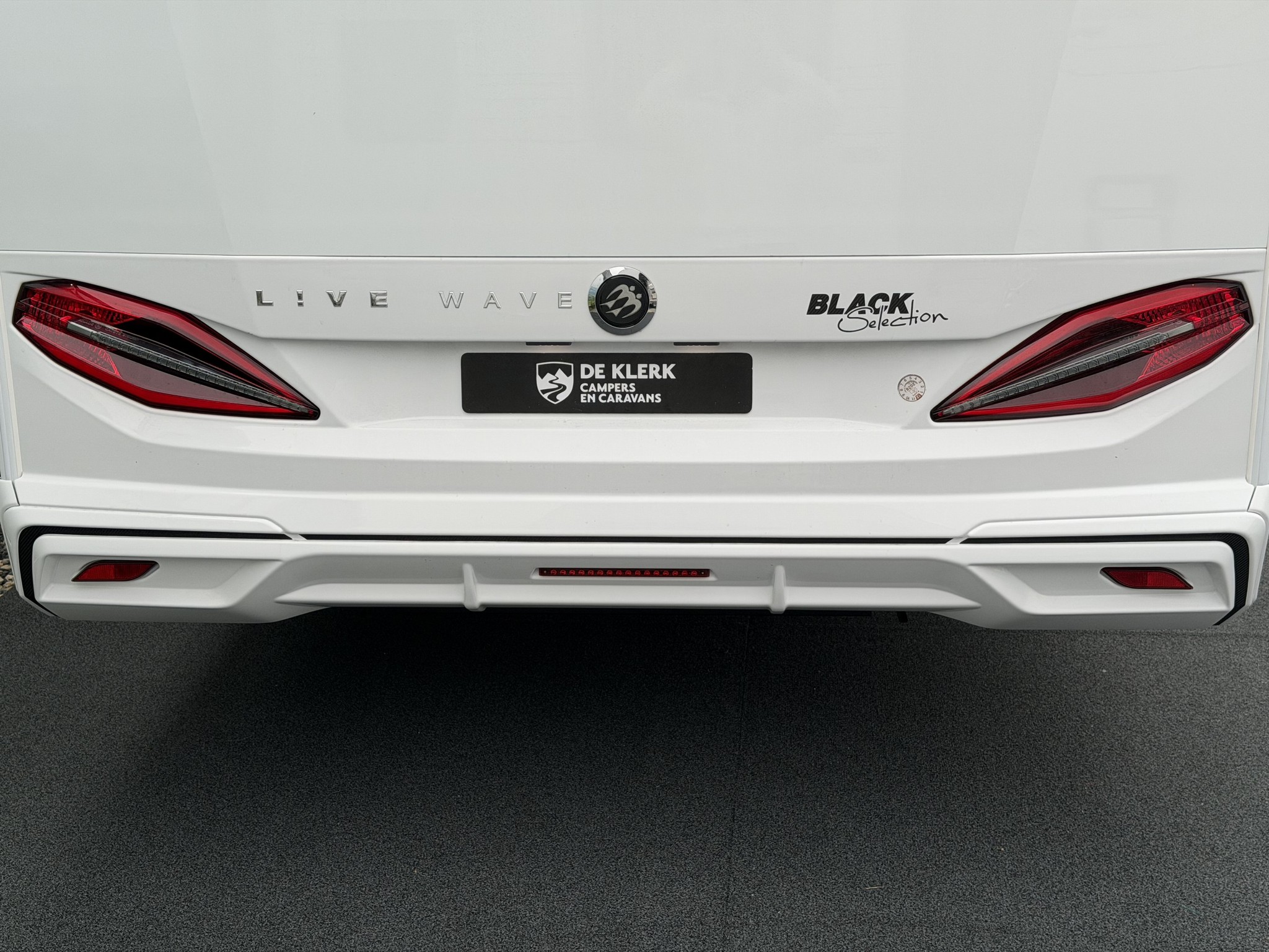 KNAUS Live Wave 650 MEG Black Select