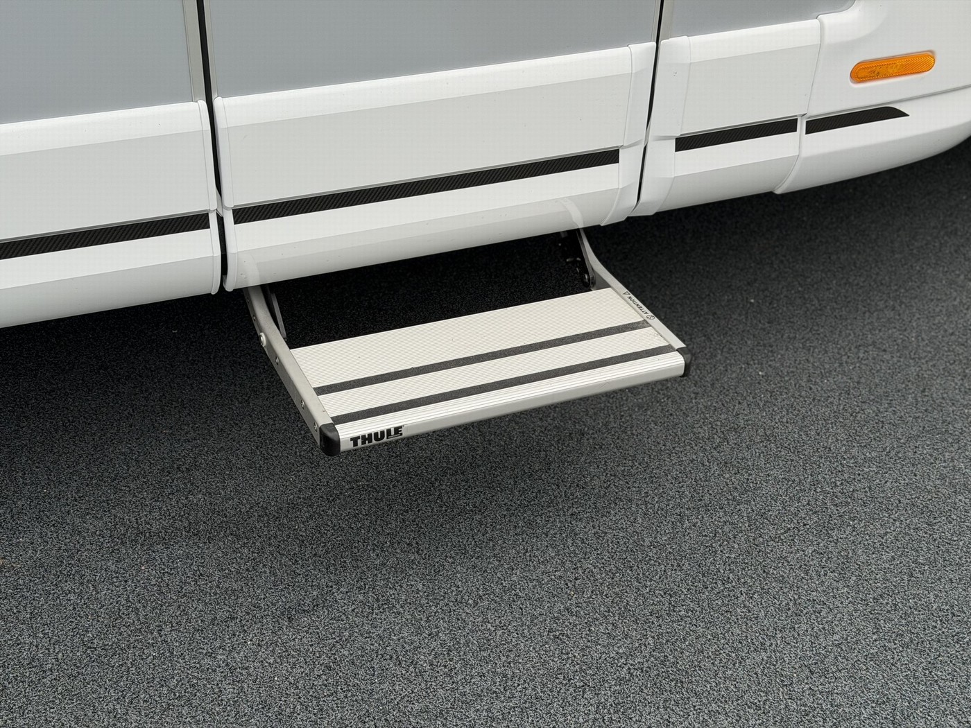 KNAUS Live Wave 650 MEG Black Select