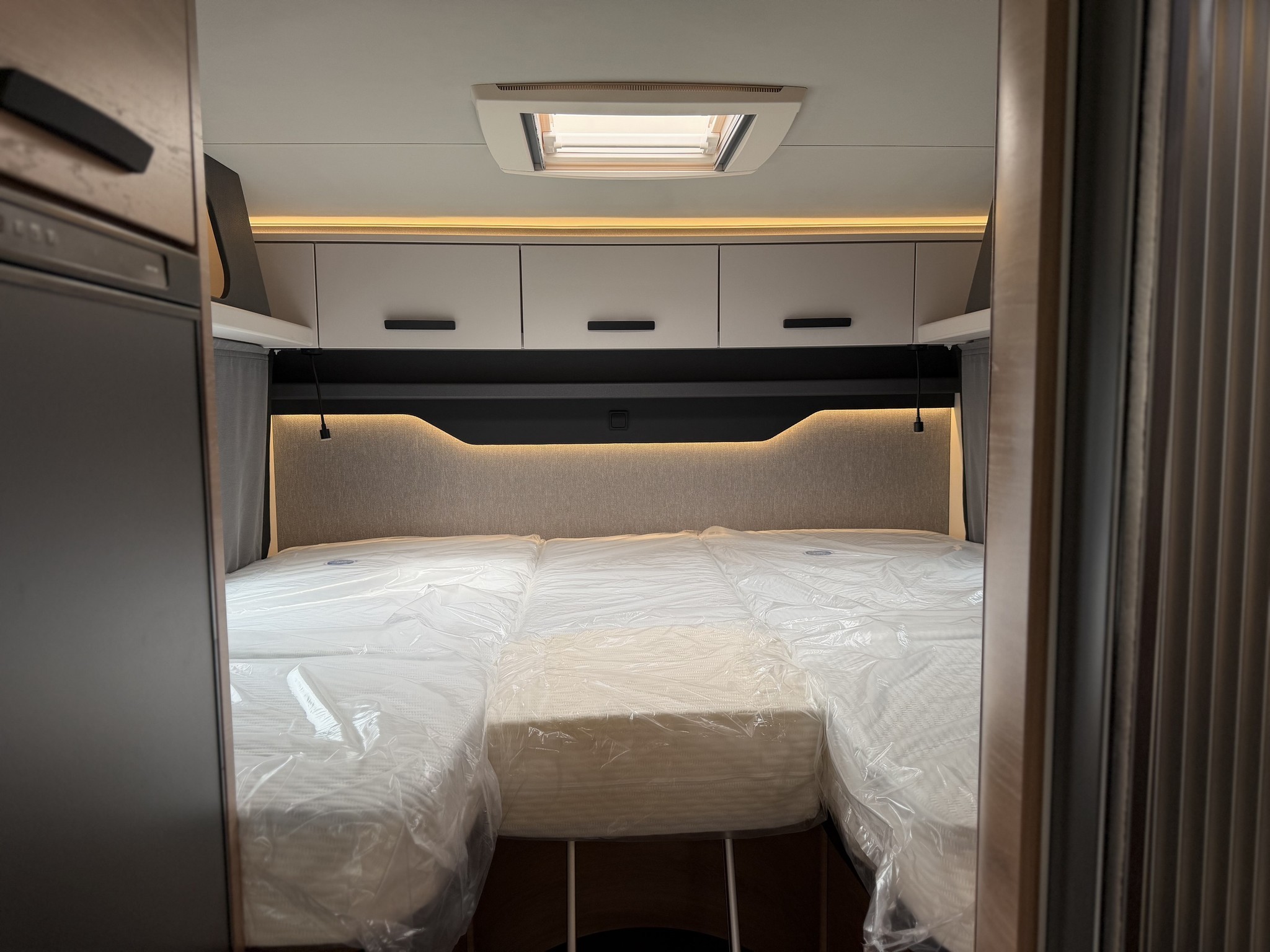 KNAUS Live Wave 650 MEG Black Select