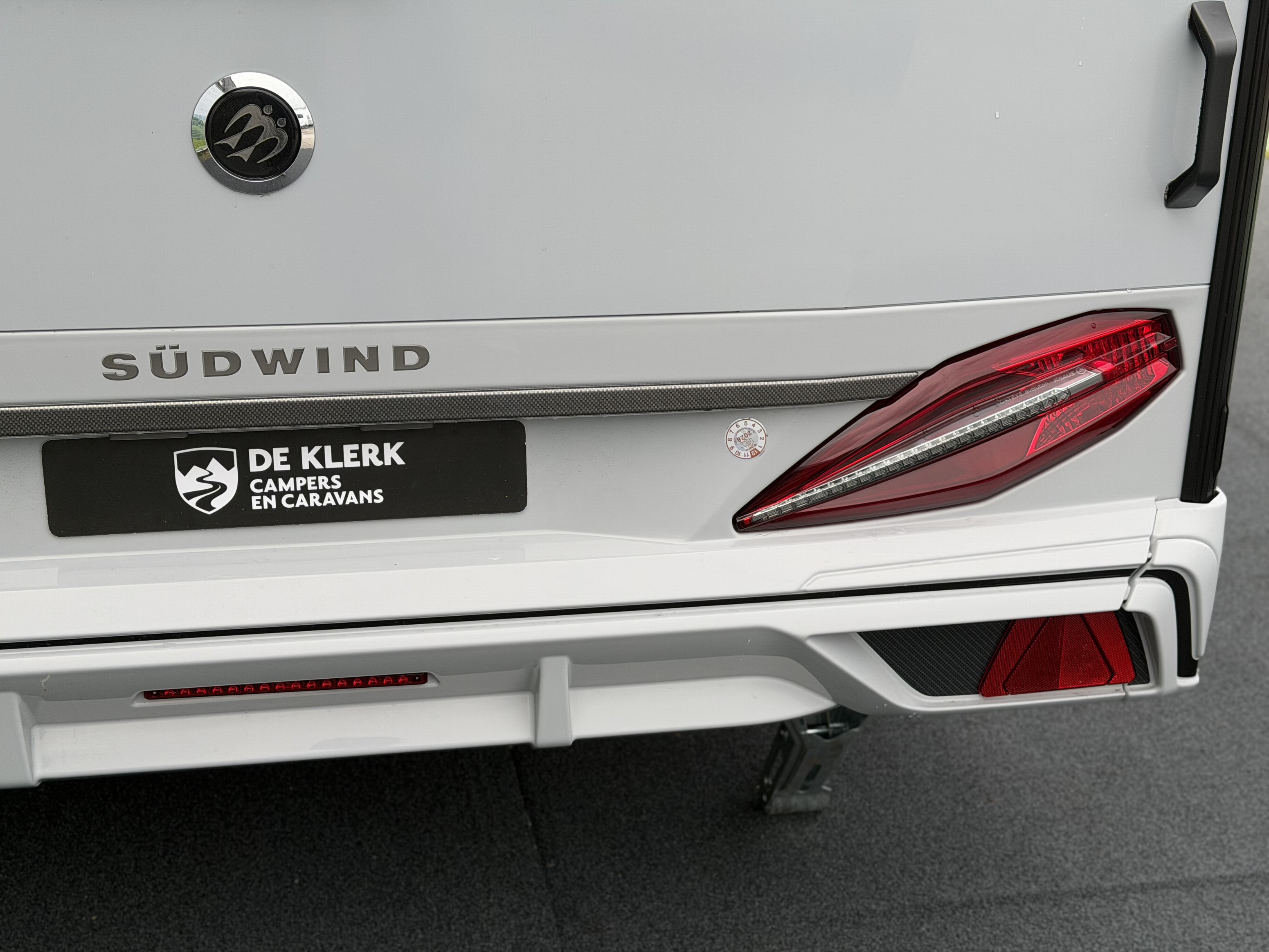 KNAUS SUDWIND 420 QD Black Selection