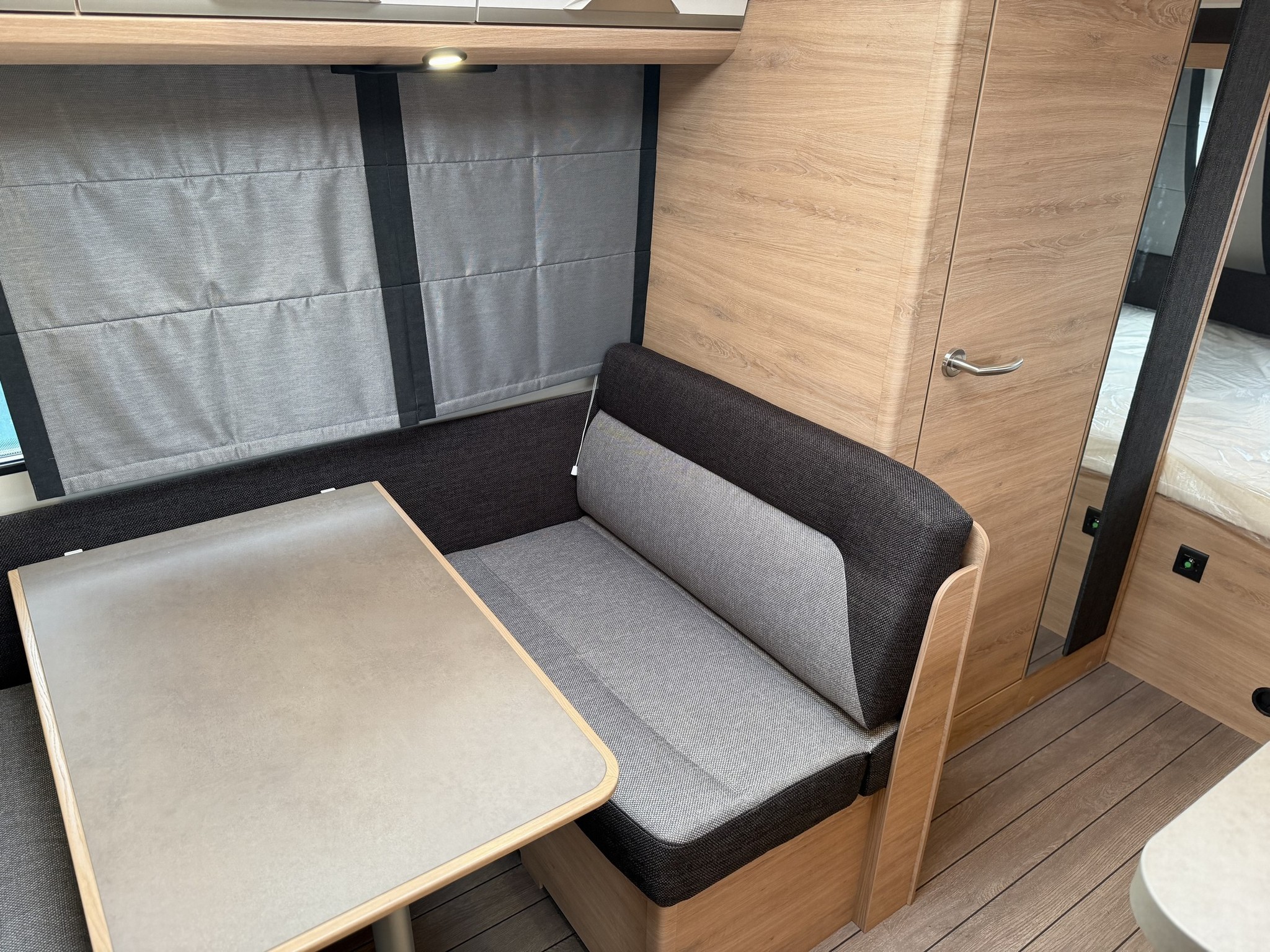 KNAUS SUDWIND 420 QD Black Selection