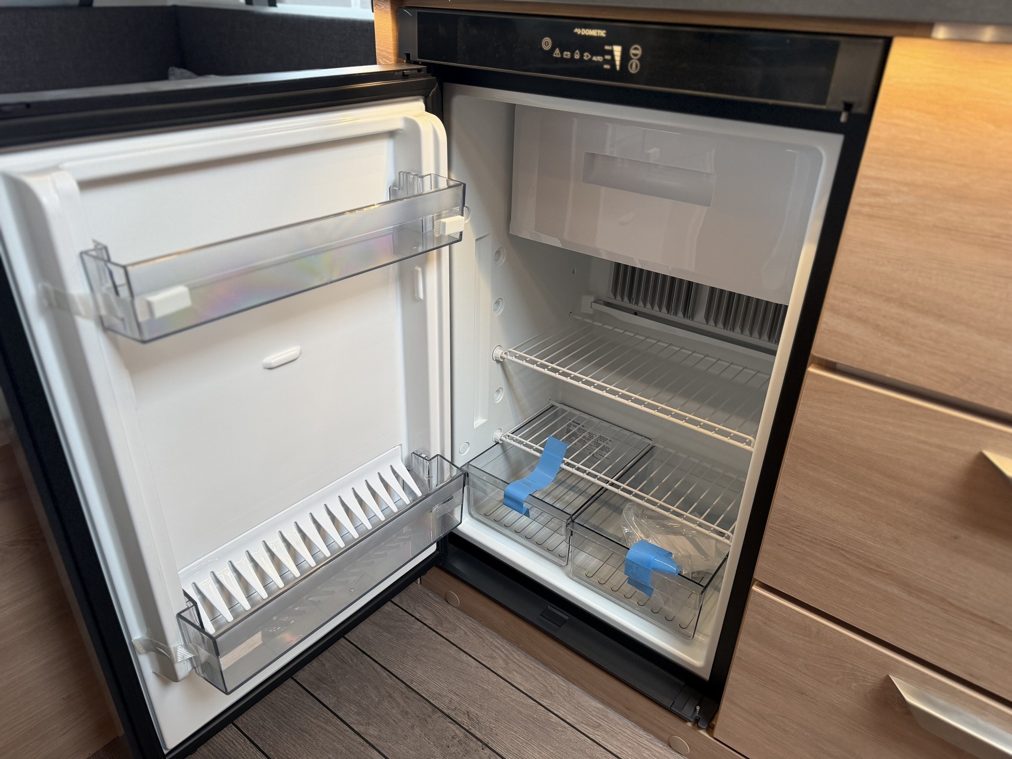 KNAUS SUDWIND 420 QD Black Selection