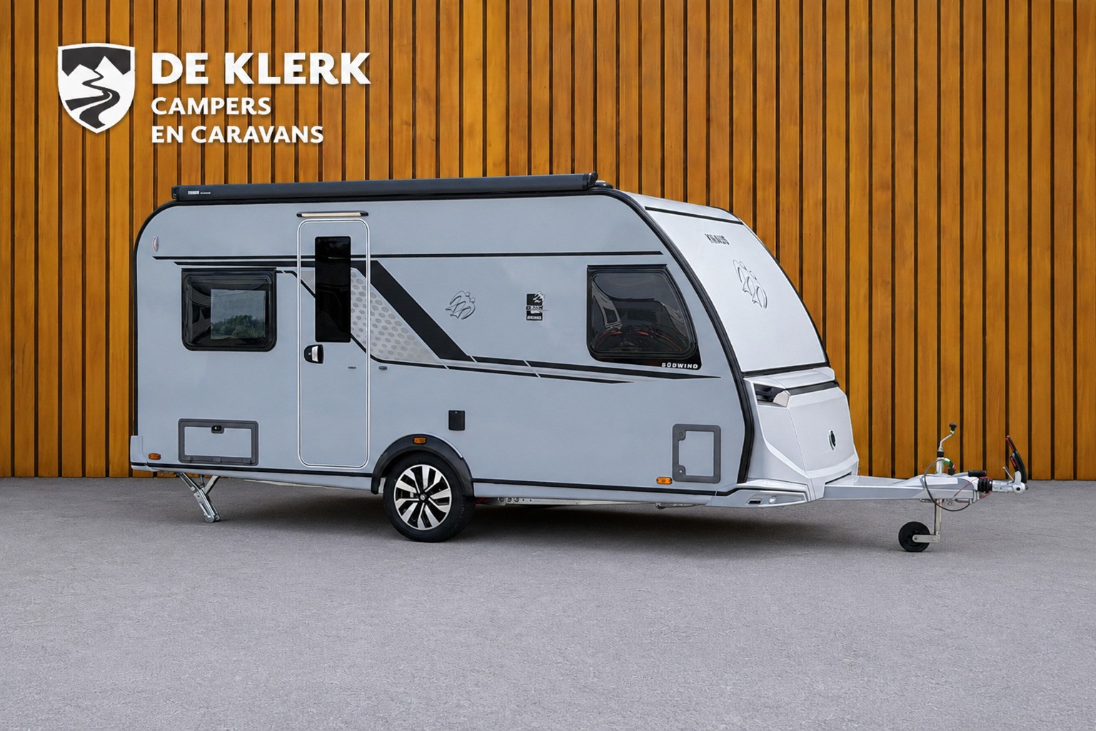 KNAUS SUDWIND 450 FU Black Selection