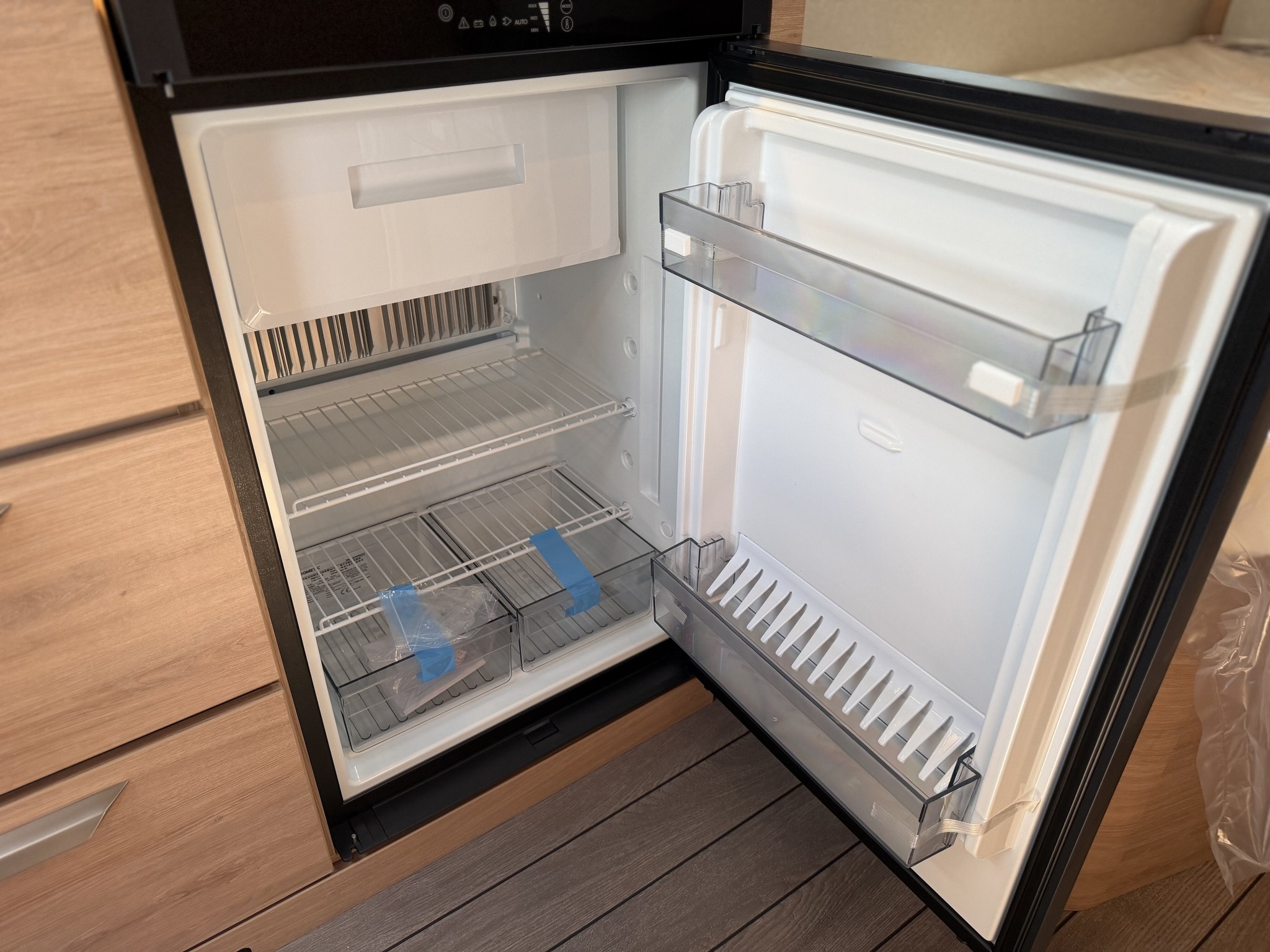 KNAUS SUDWIND 450 FU Black Selection