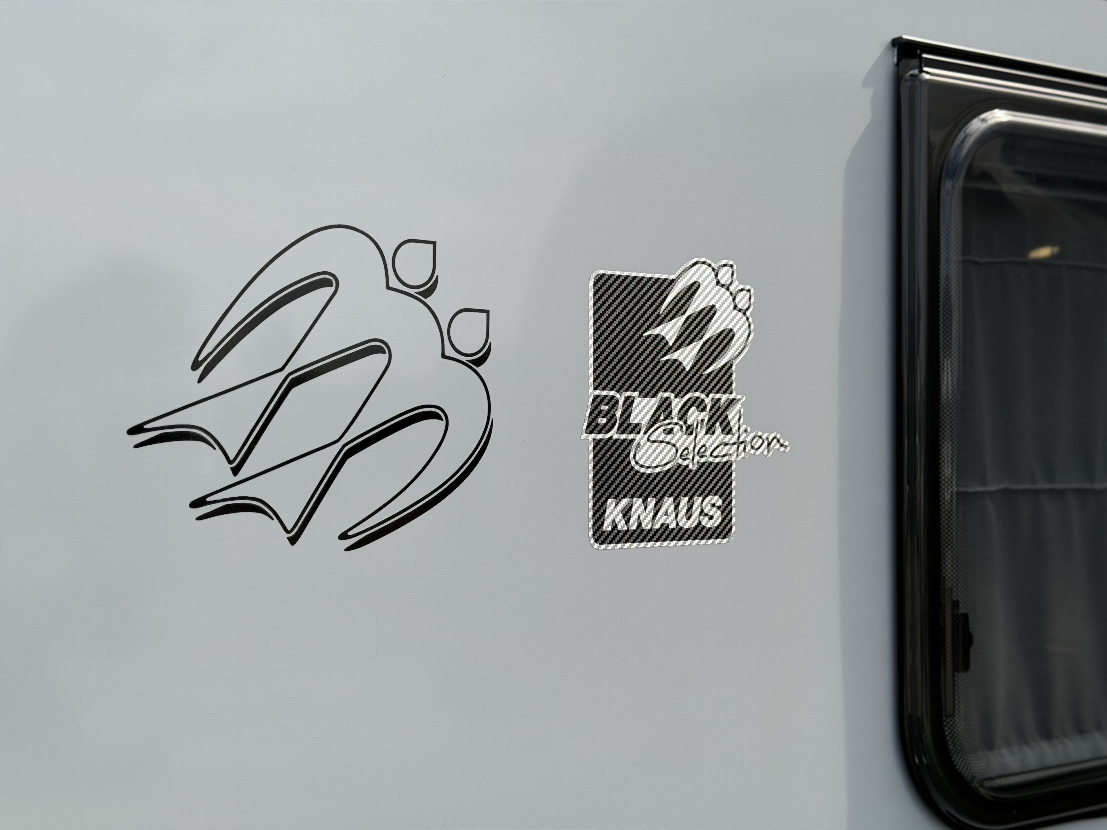 KNAUS SUDWIND 460 EU Black Selection