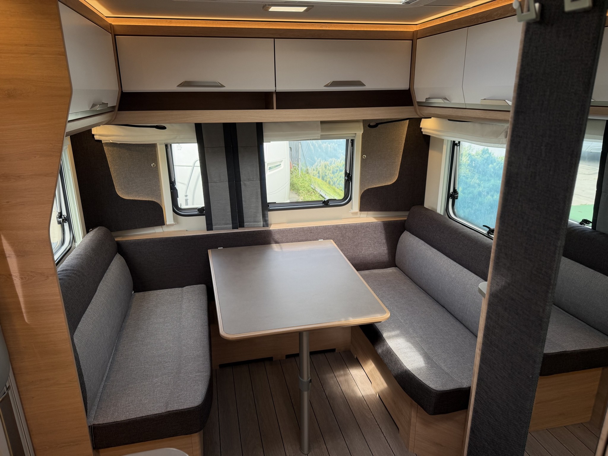 KNAUS SUDWIND 460 EU Black Selection