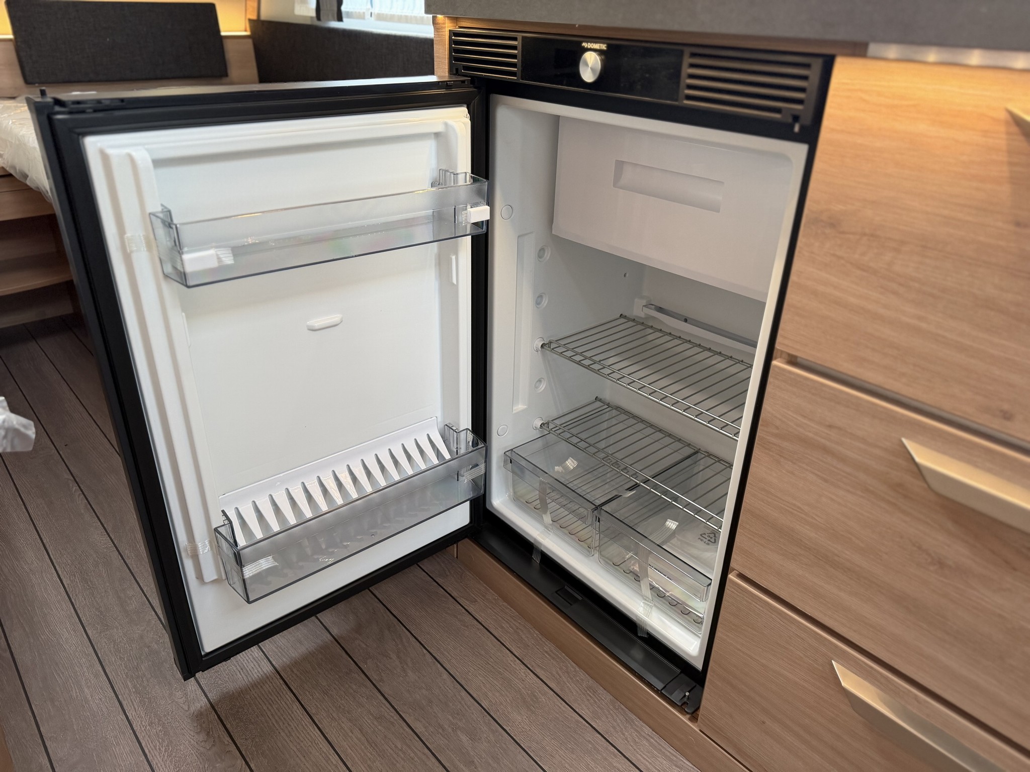 KNAUS SUDWIND 460 EU Black Selection