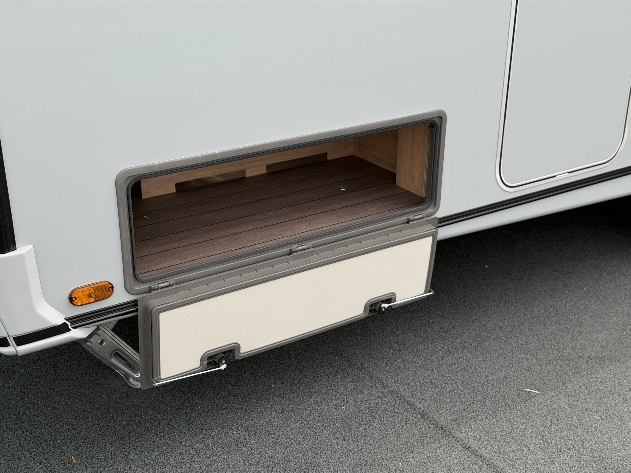 KNAUS SUDWIND  500 EU BlackSelection