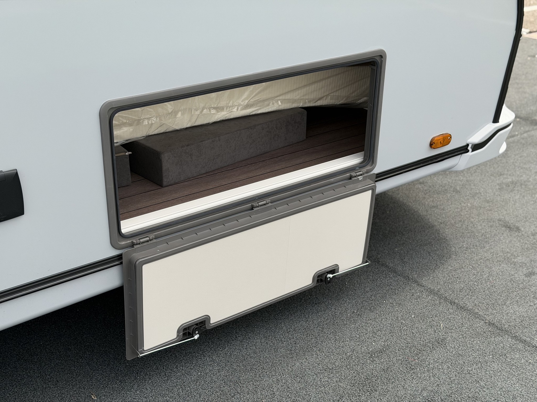 KNAUS SUDWIND  500 EU BlackSelection