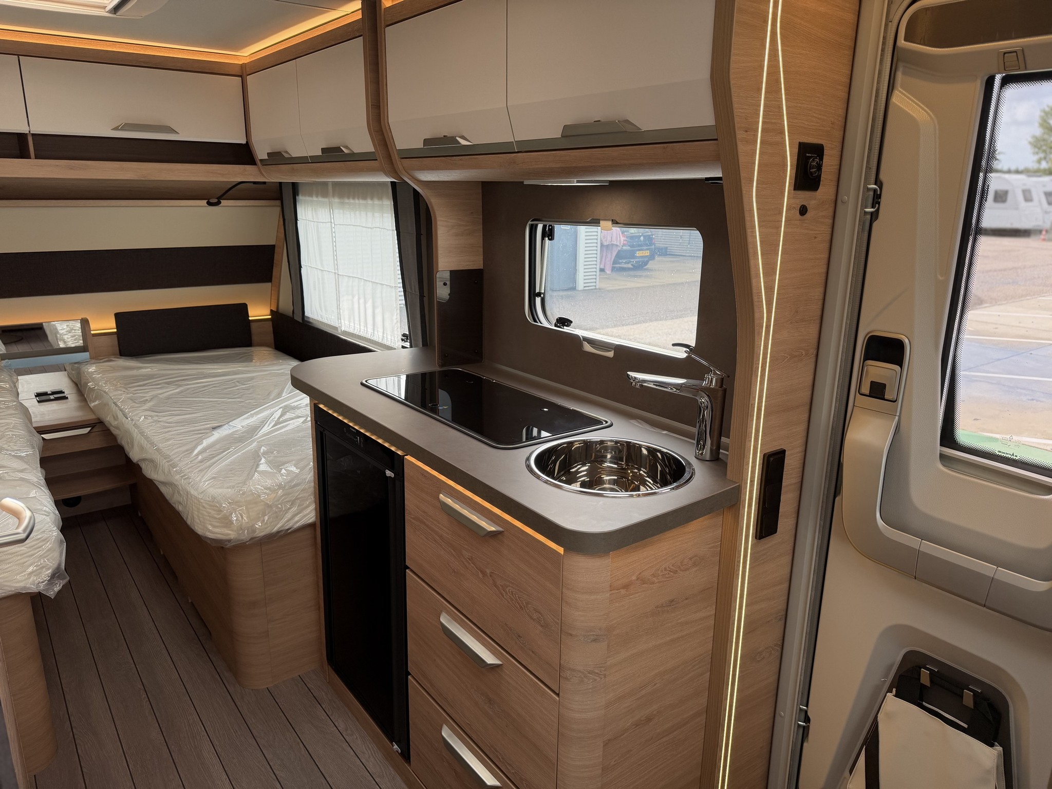 KNAUS SUDWIND  500 EU BlackSelection