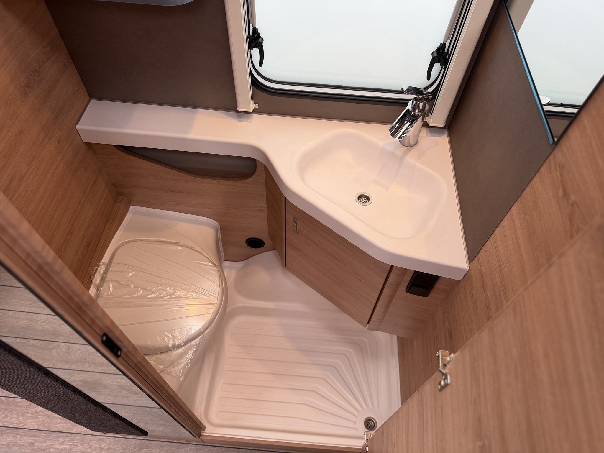 KNAUS SUDWIND  500 EU BlackSelection