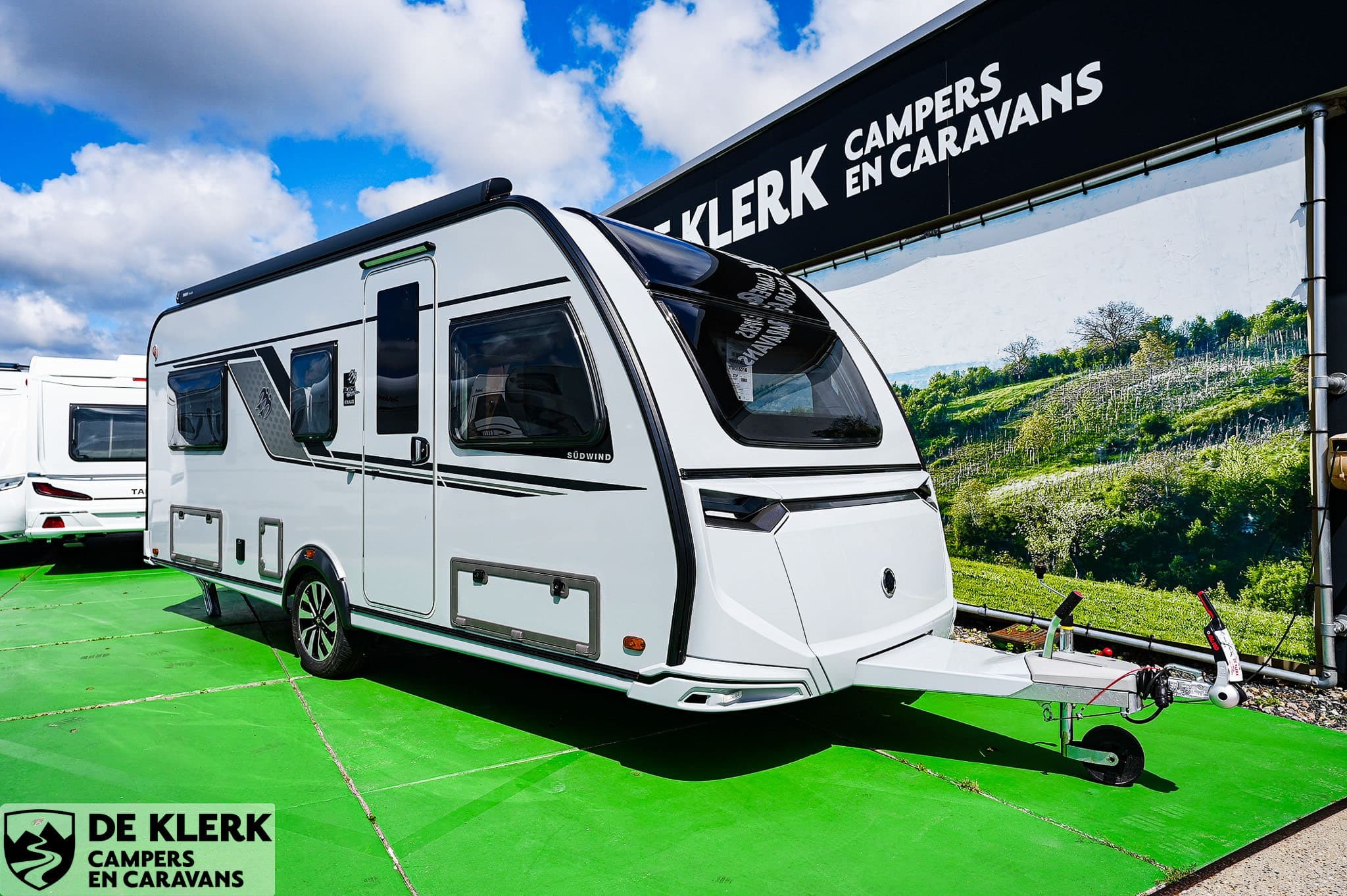 KNAUS SUDWIND 540 UE Black selection