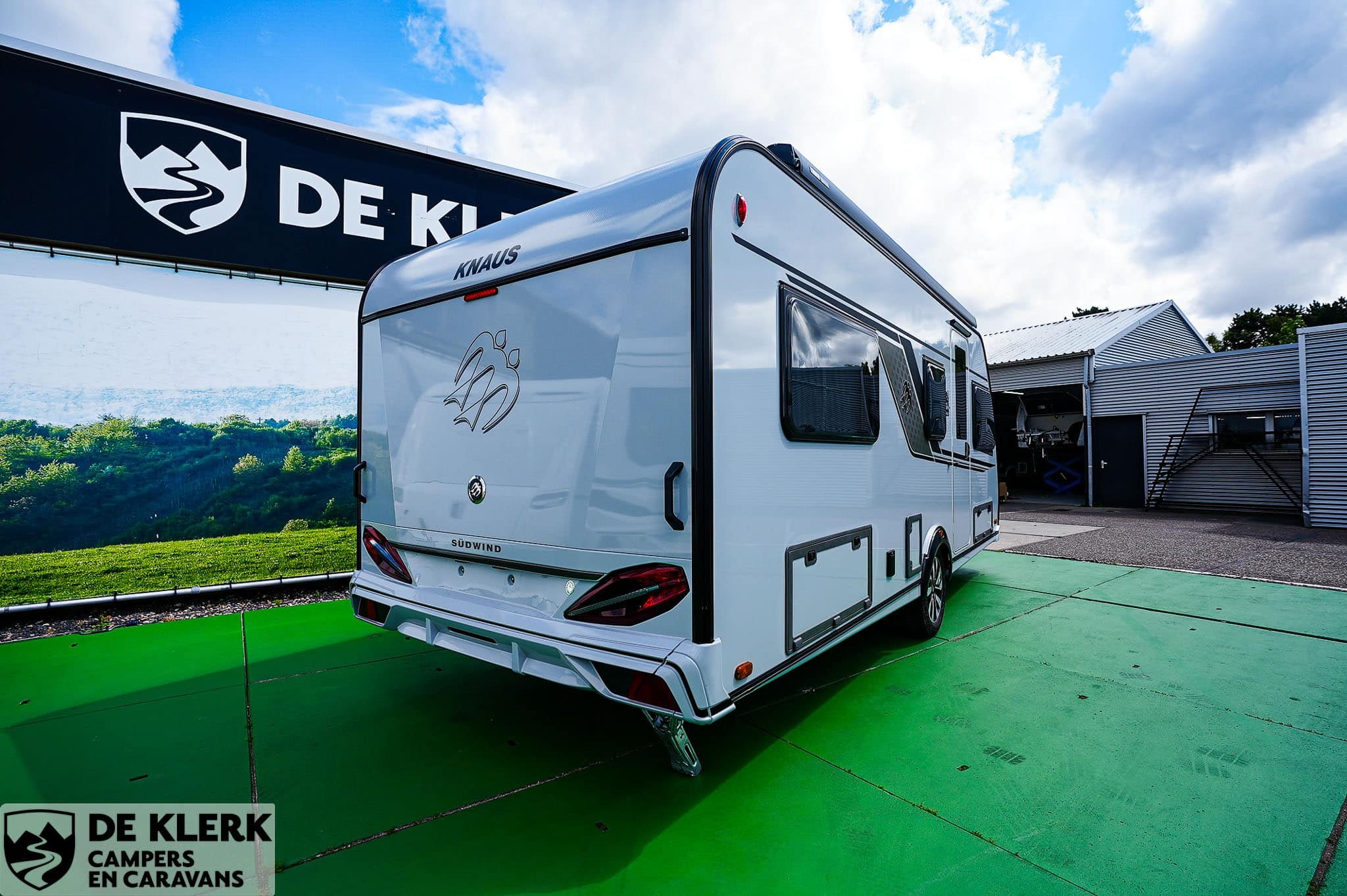 KNAUS SUDWIND 540 UE Black selection