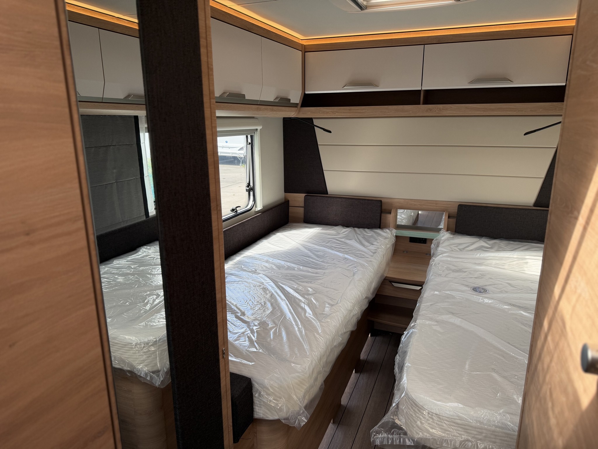 KNAUS SUDWIND 540 UE Black selection