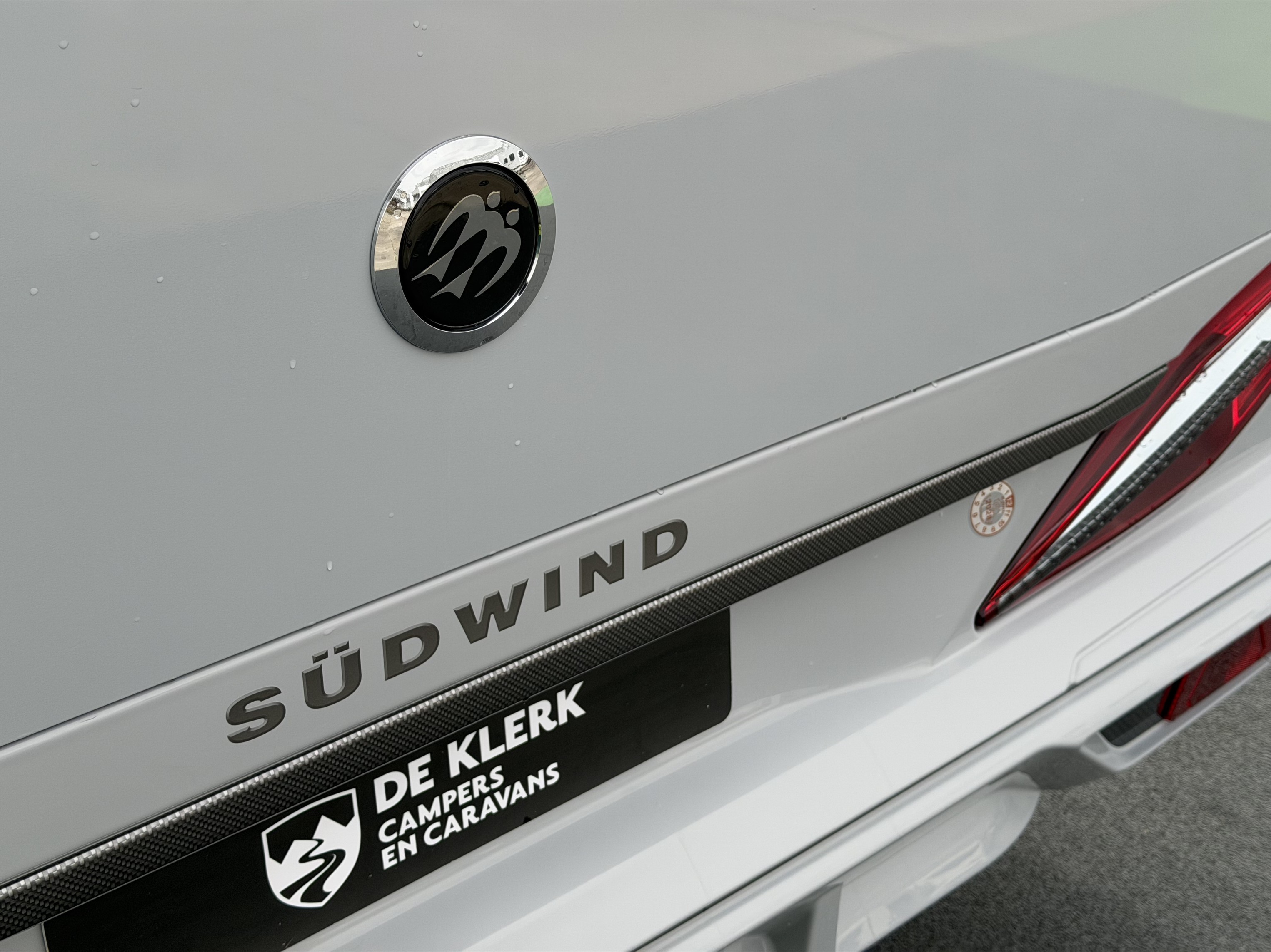 KNAUS SUDWIND 500 UF Black Selection