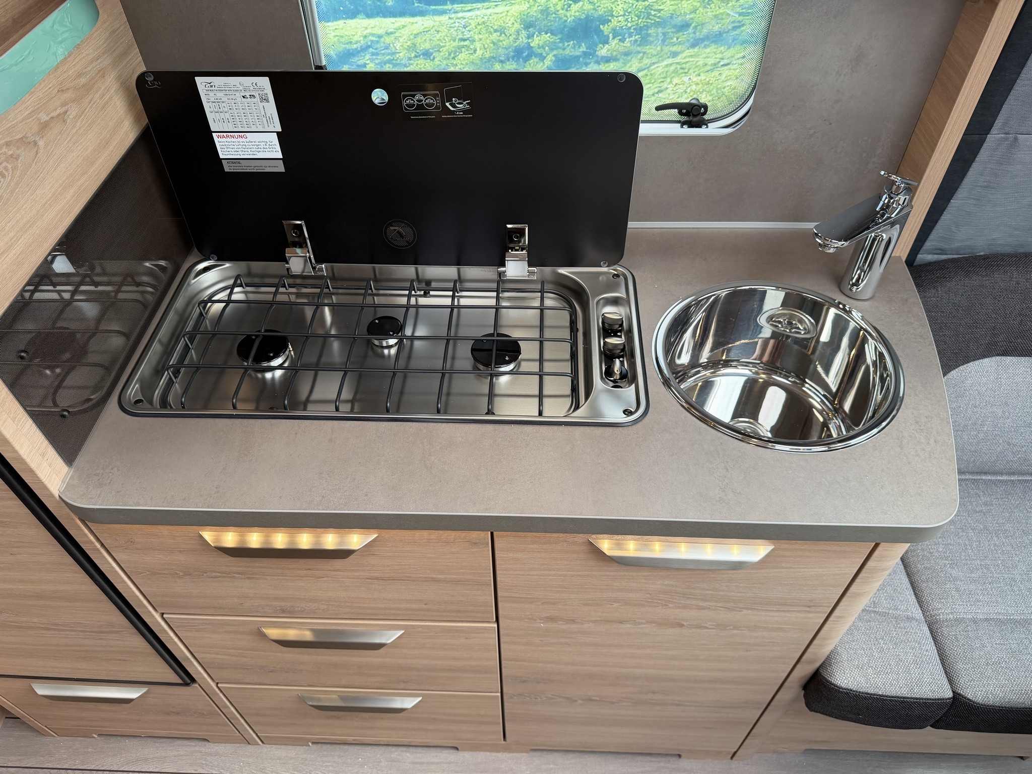 KNAUS SUDWIND 500 UF Black Selection