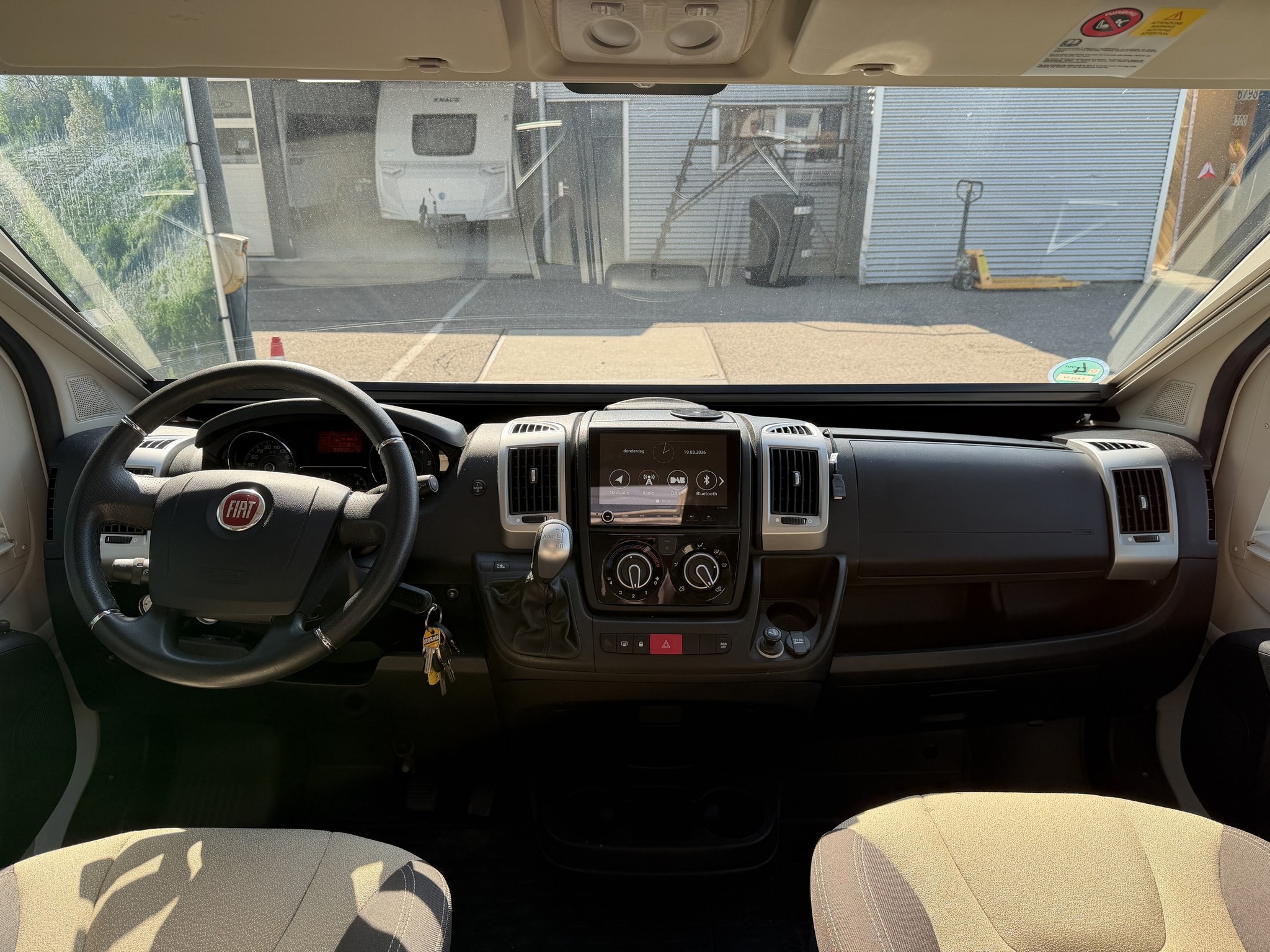 CARADO T 345 / Gratis Stalling