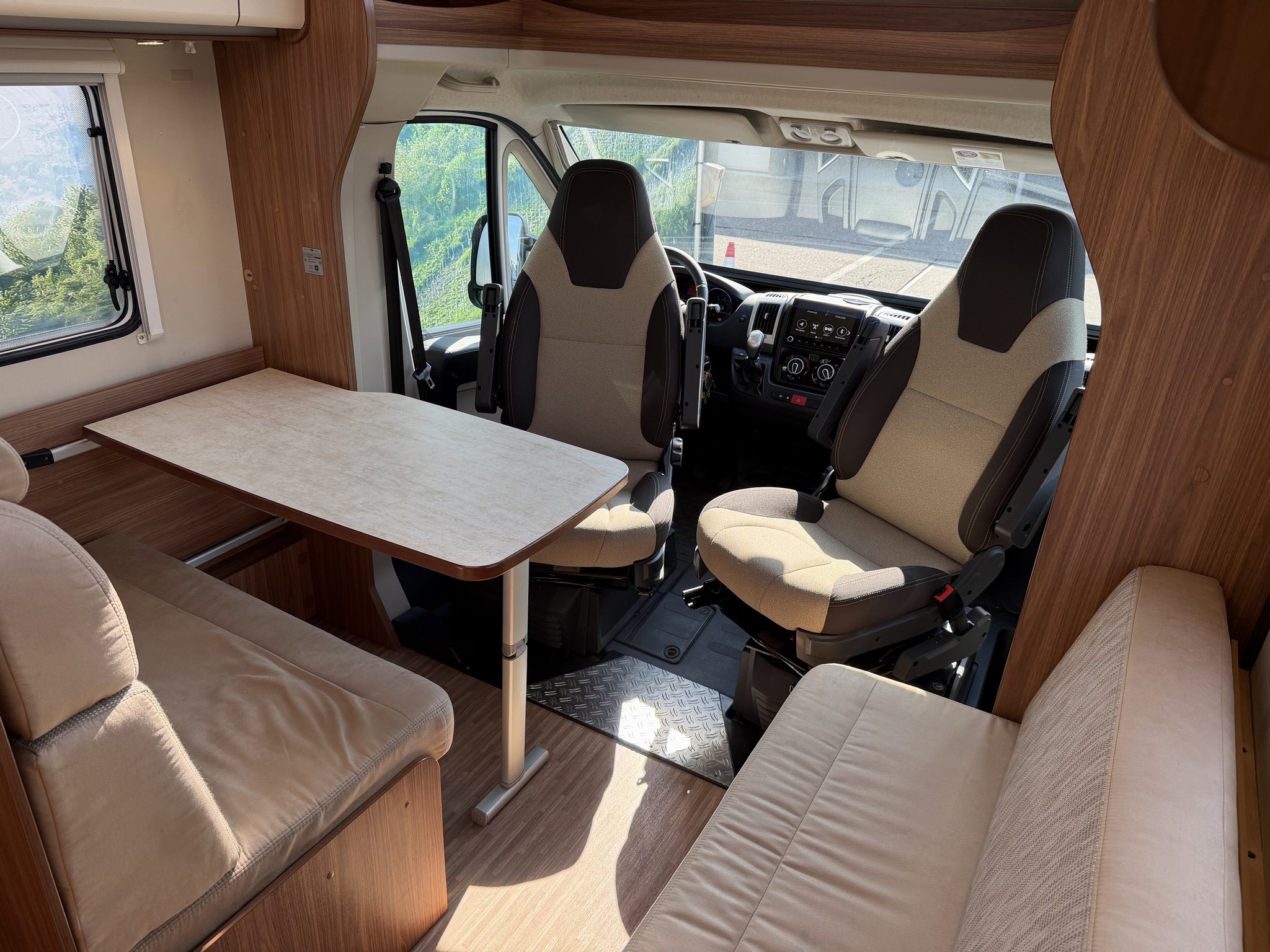 CARADO T 345 / Gratis Stalling