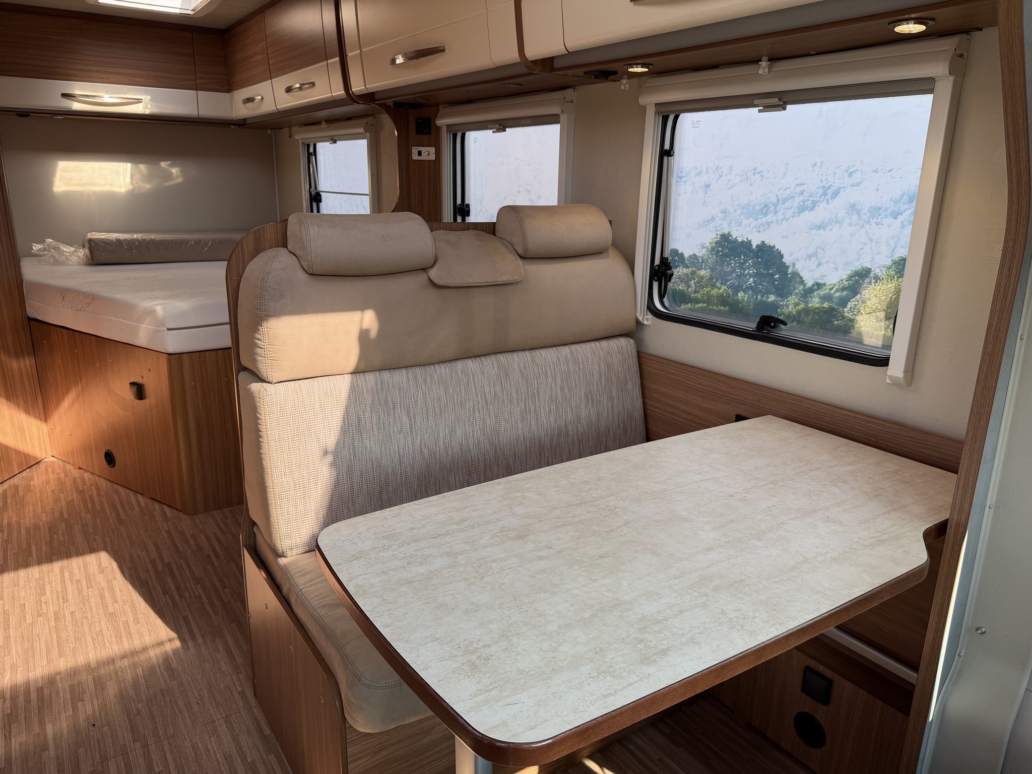 CARADO T 345 / Gratis Stalling