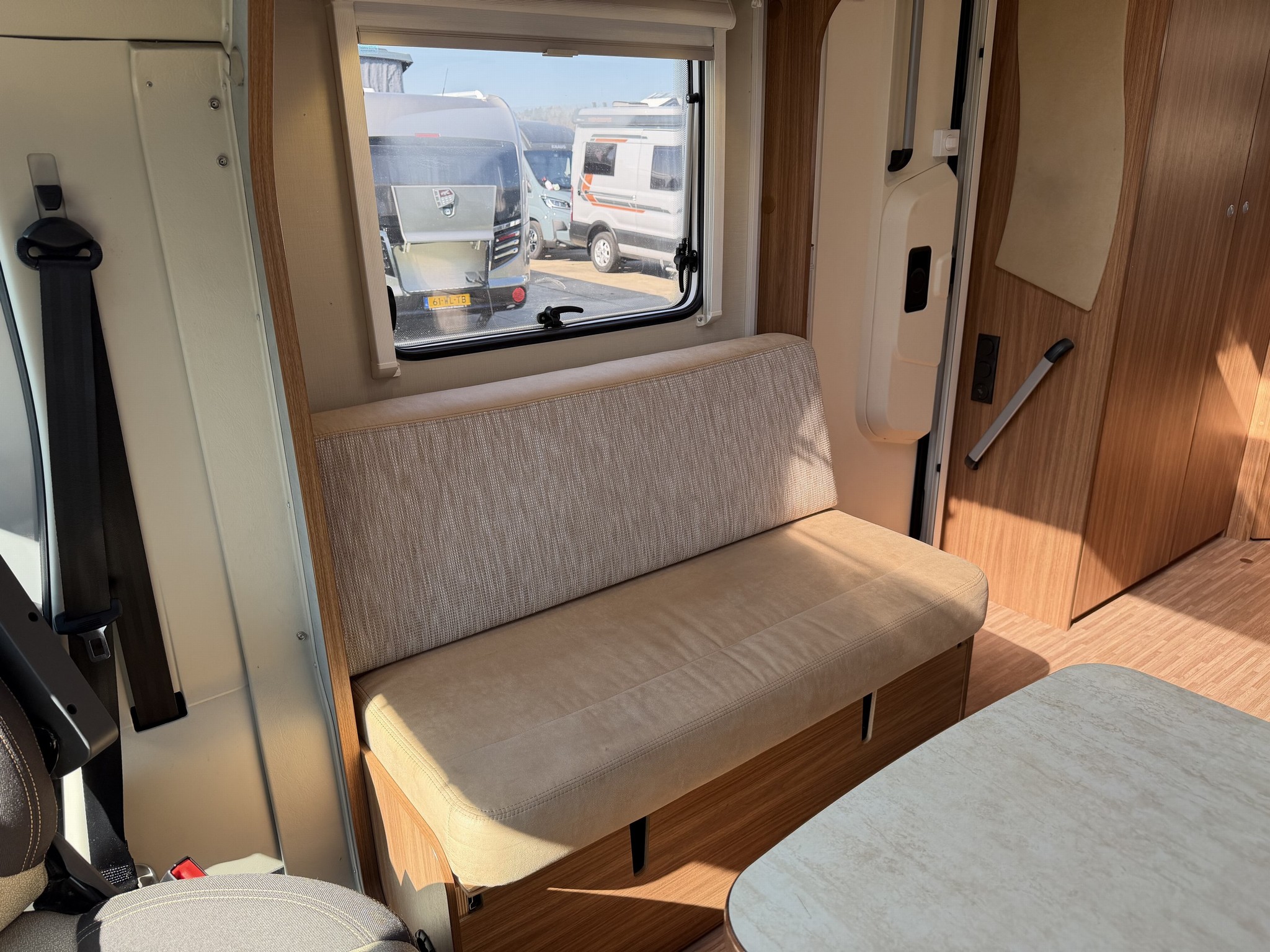 CARADO T 345 / Gratis Stalling