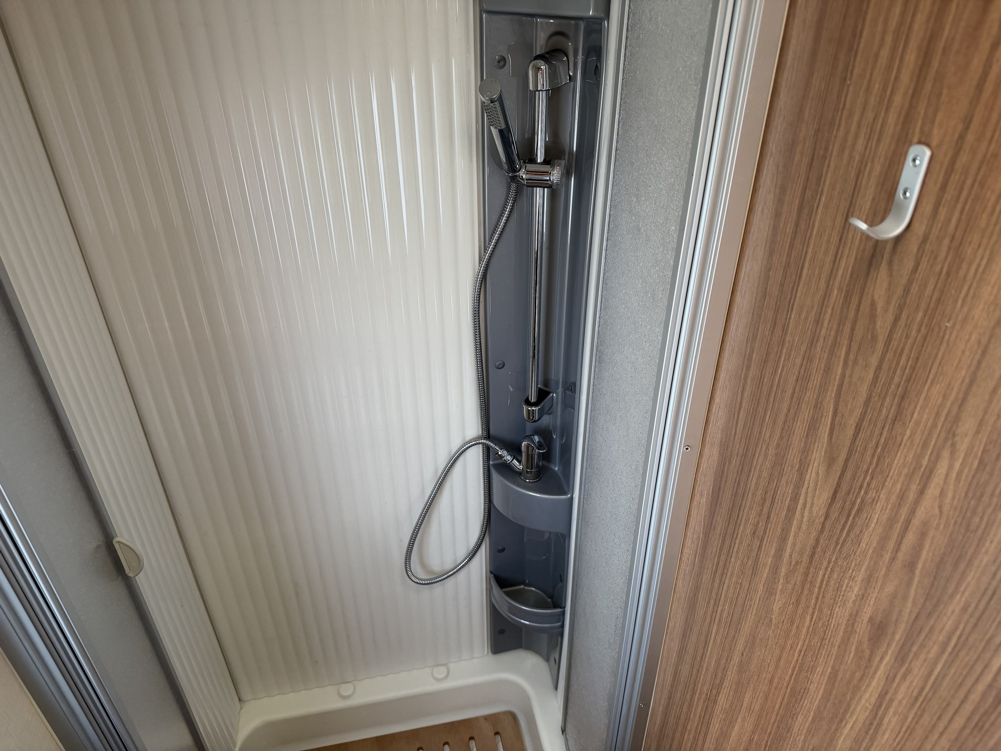 CARADO T 345 / Gratis Stalling