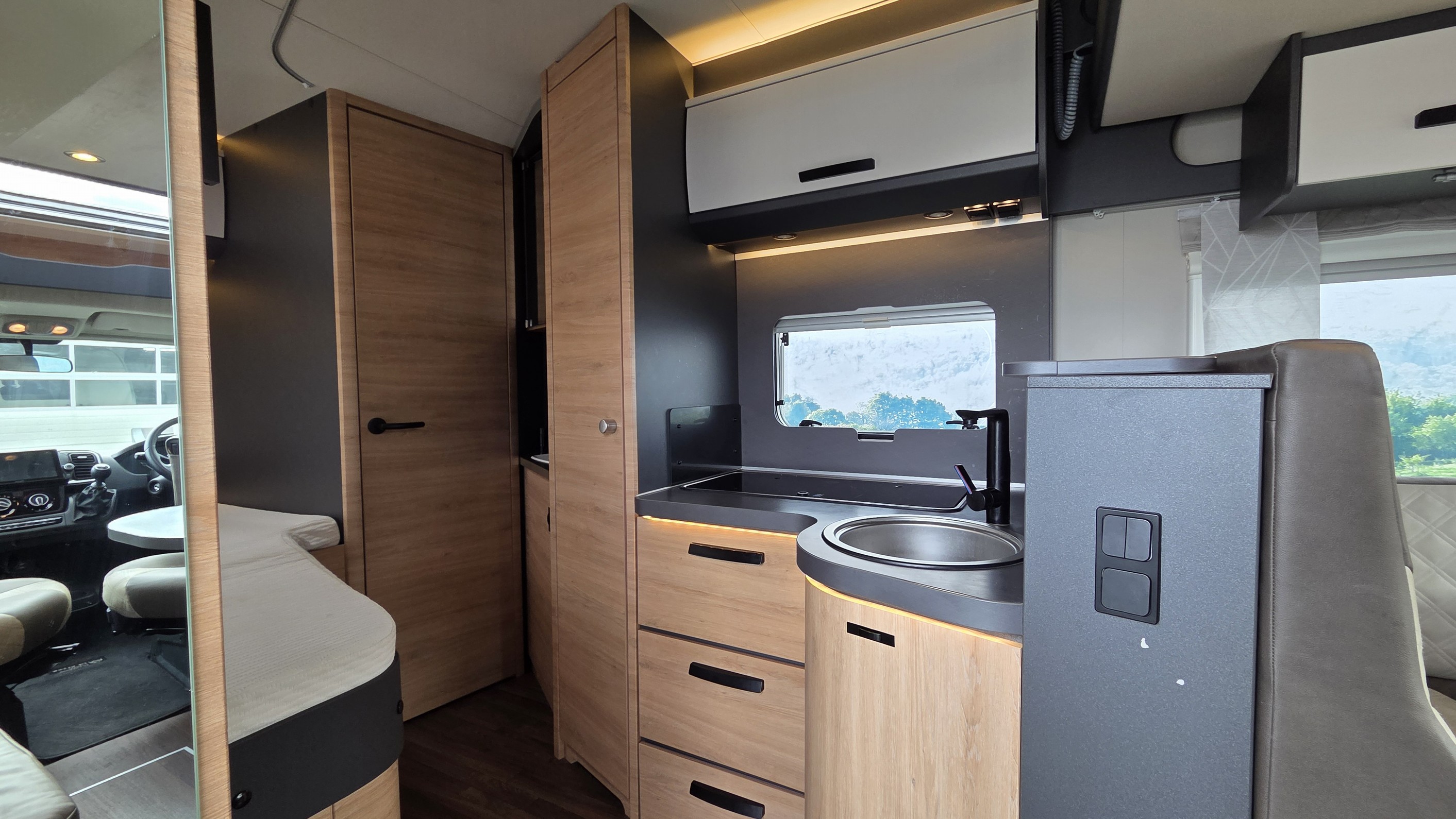 KNAUS LIVE WAVE 650 MF Verwacht