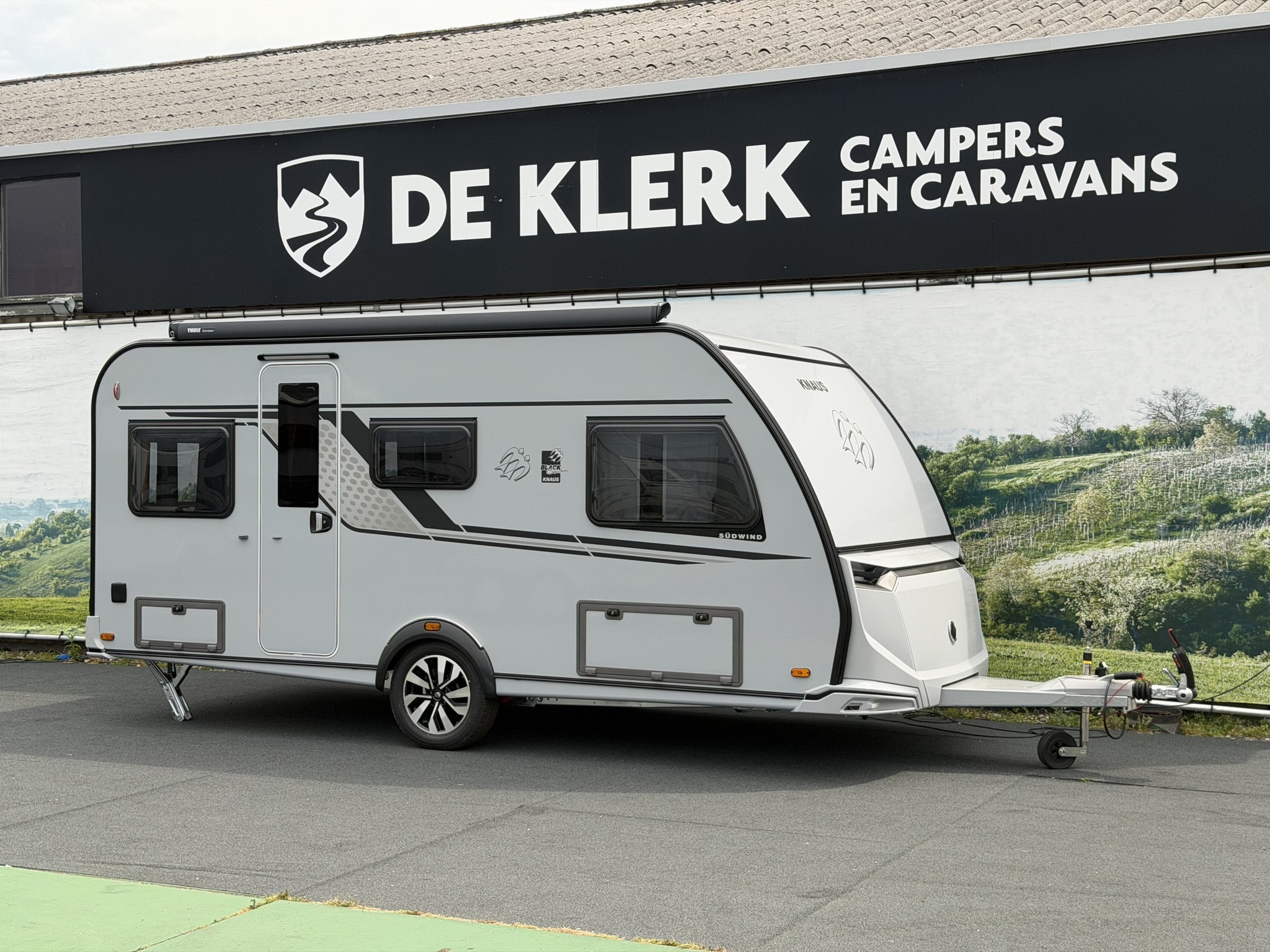 KNAUS SUDWIND 460 EU Black Selection