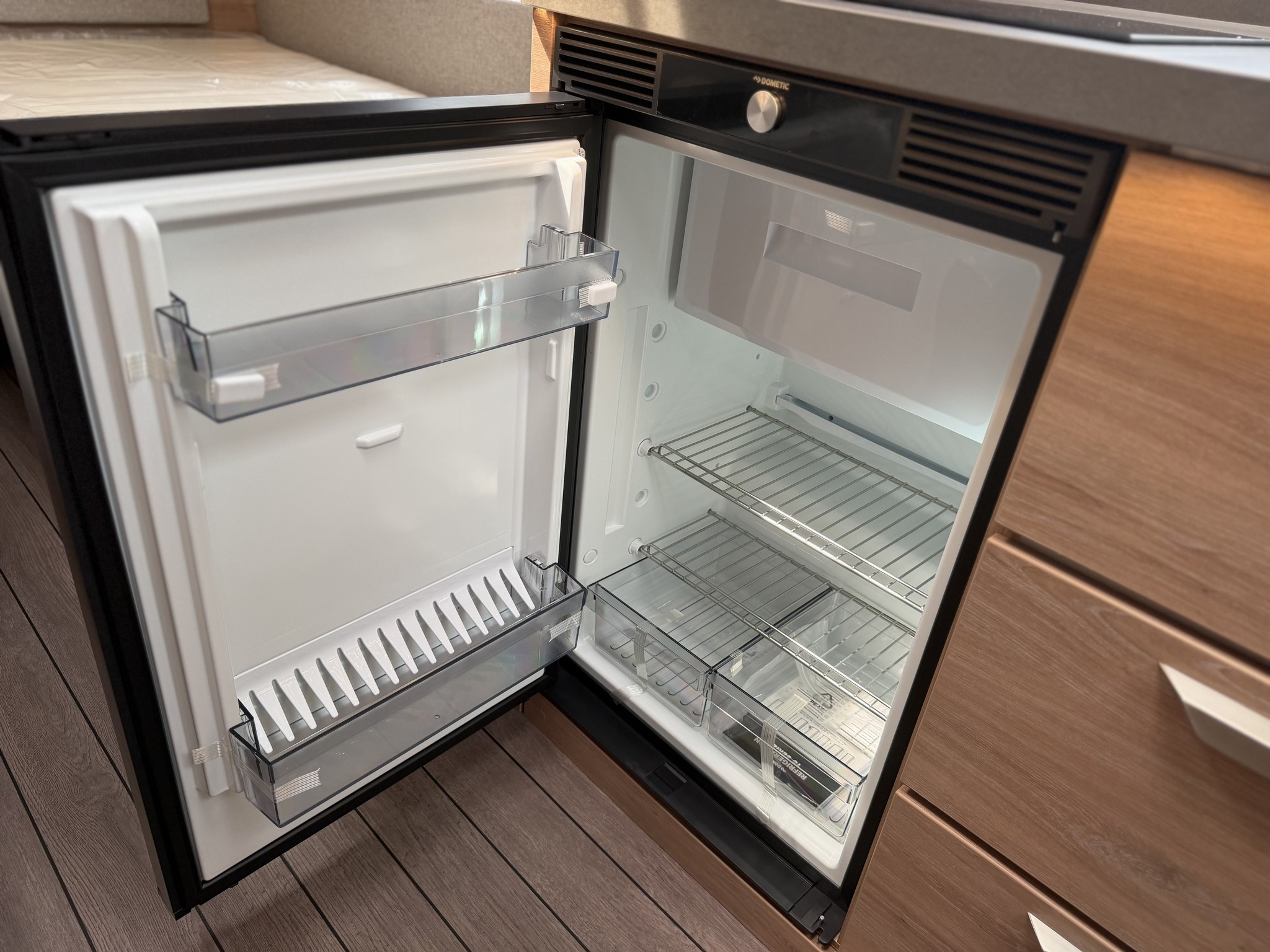 KNAUS SUDWIND 460 EU Black Selection