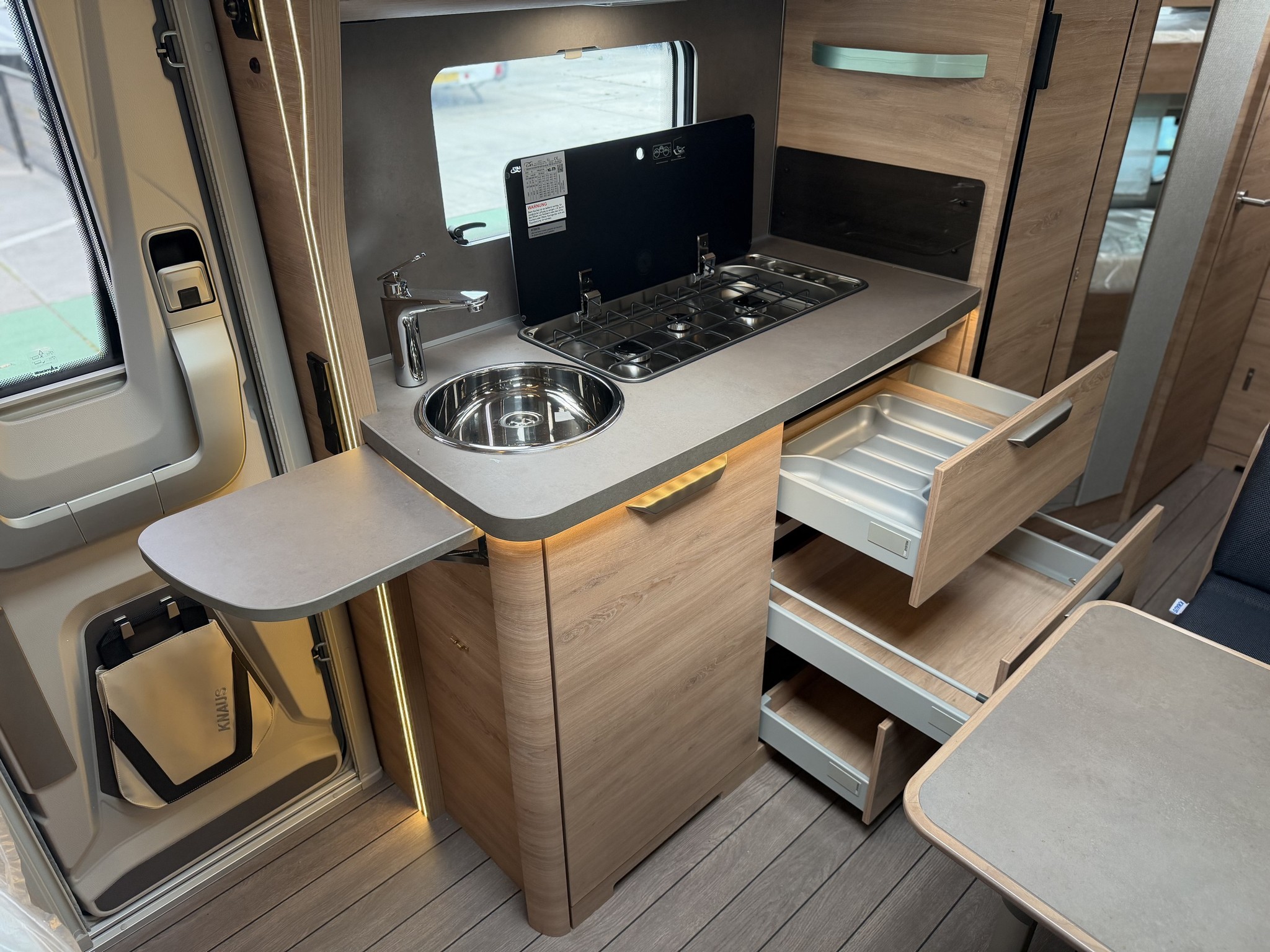 KNAUS SUDWIND 500 QDK BlackSelection