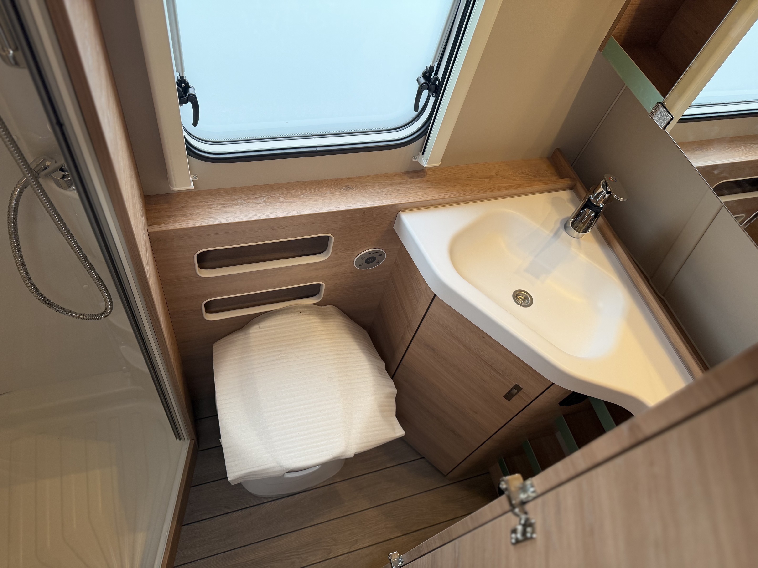 KNAUS SUDWIND 500 QDK BlackSelection
