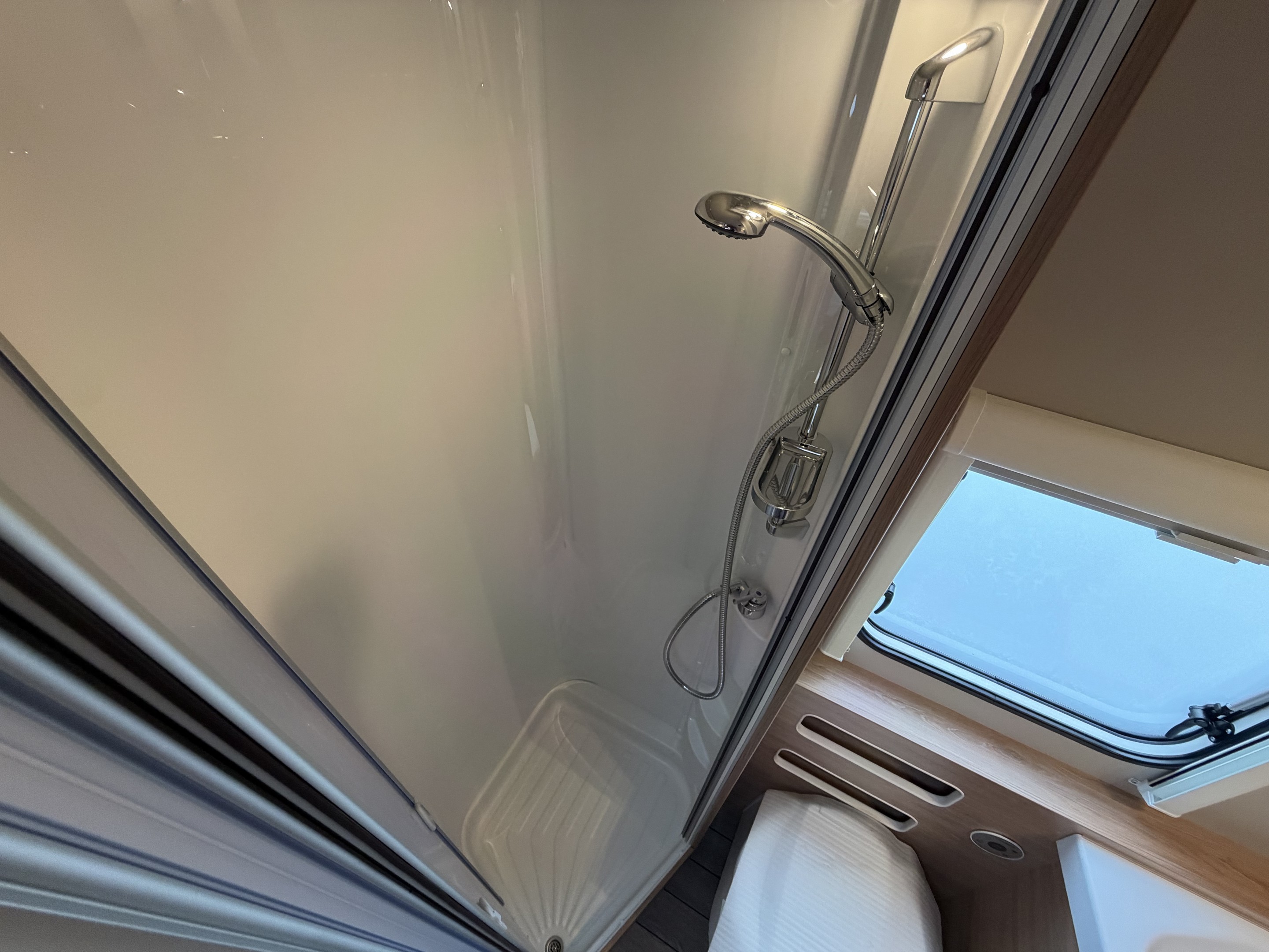 KNAUS SUDWIND 500 QDK BlackSelection