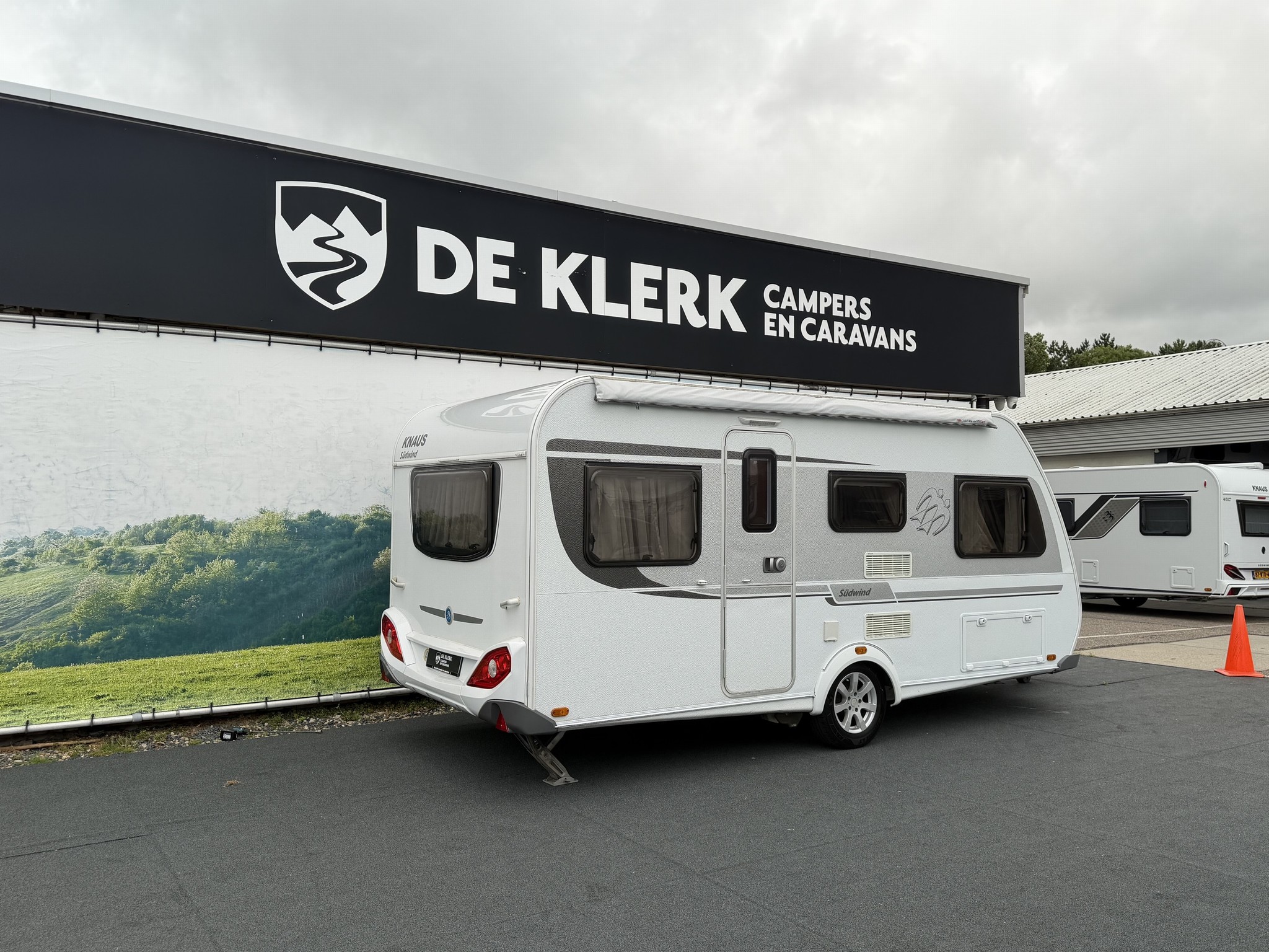 KNAUS Sudwind 460 QU