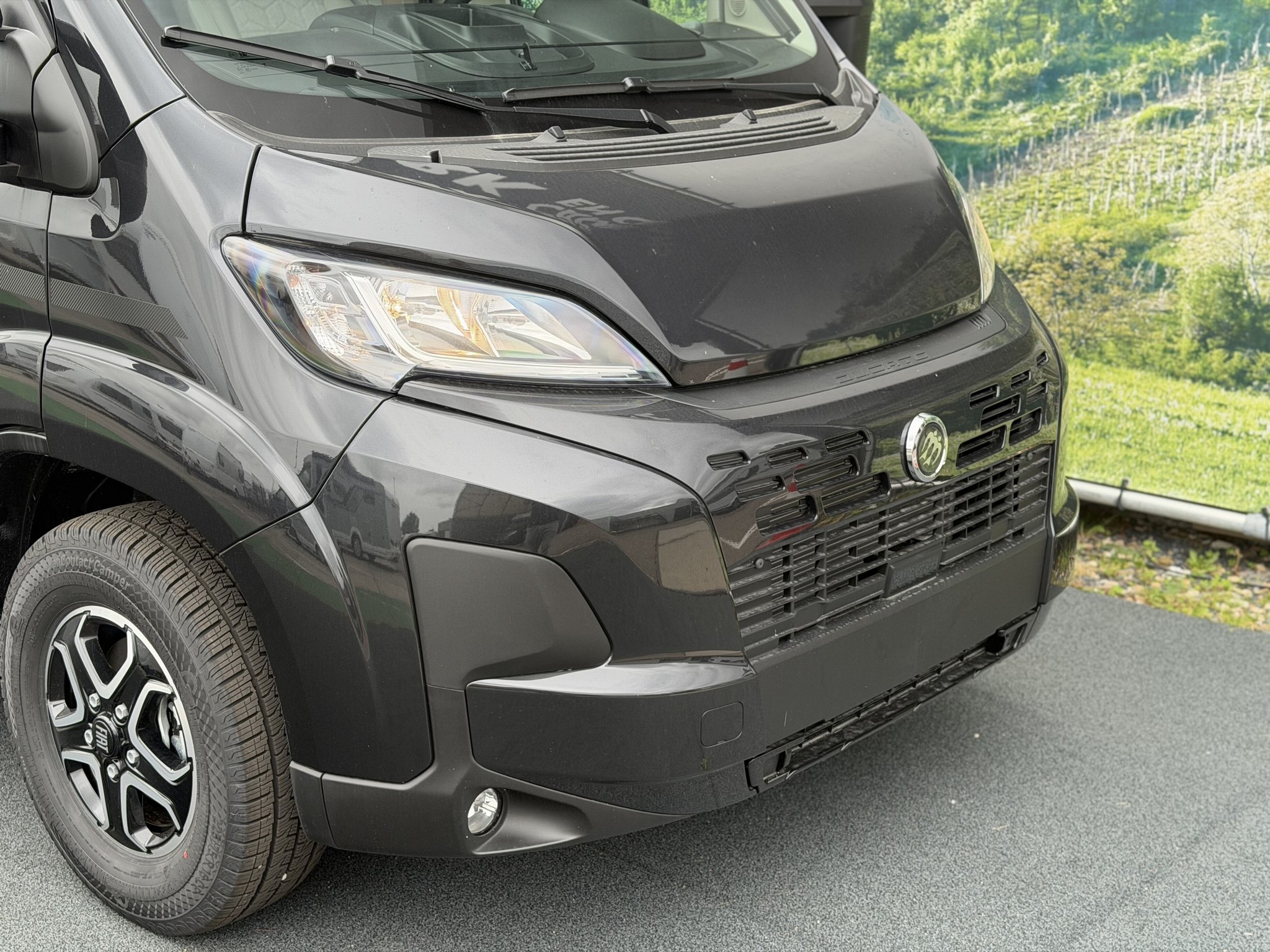 KNAUS Live Wave 650 MEG Black Select