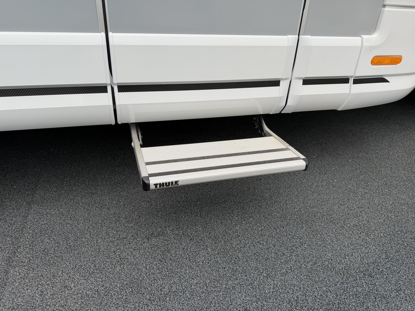 KNAUS Live Wave 650 MEG Black Select