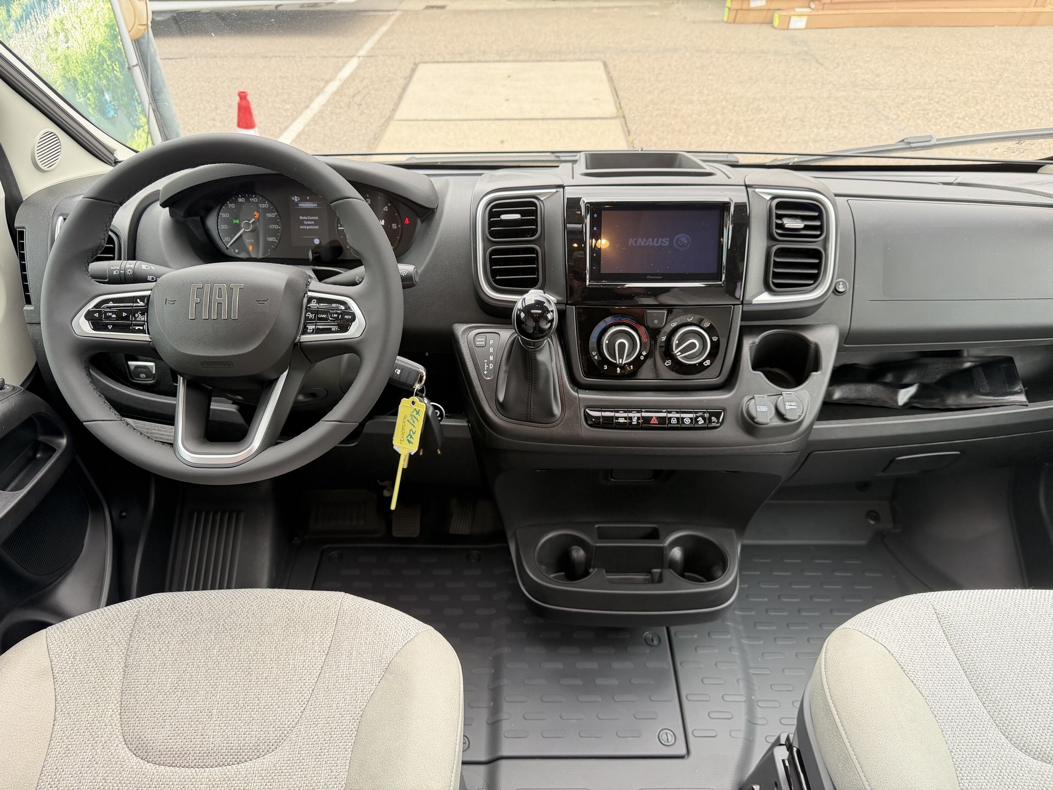 KNAUS Live Wave 650 MEG Black Select