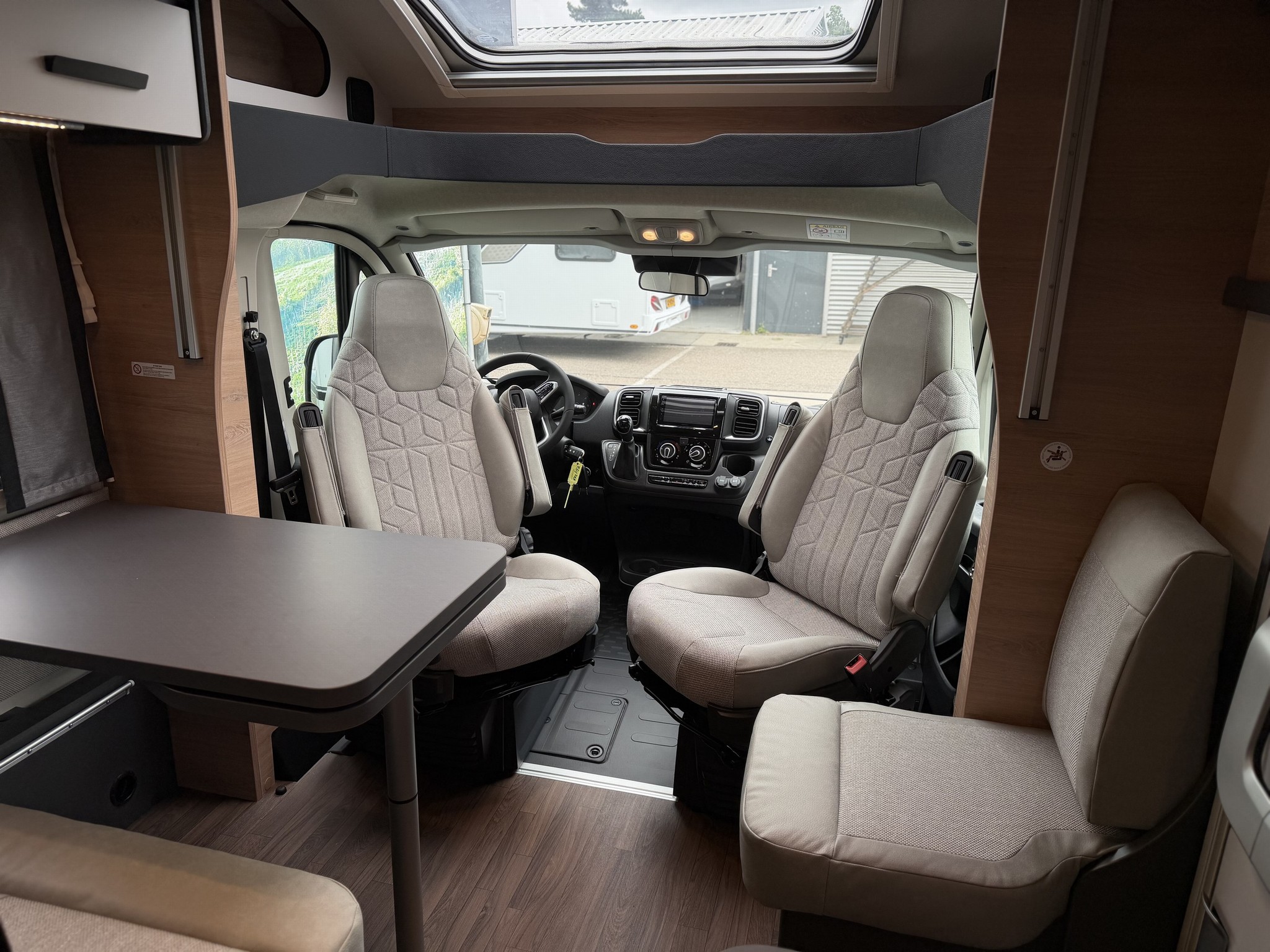 KNAUS Live Wave 650 MEG Black Select