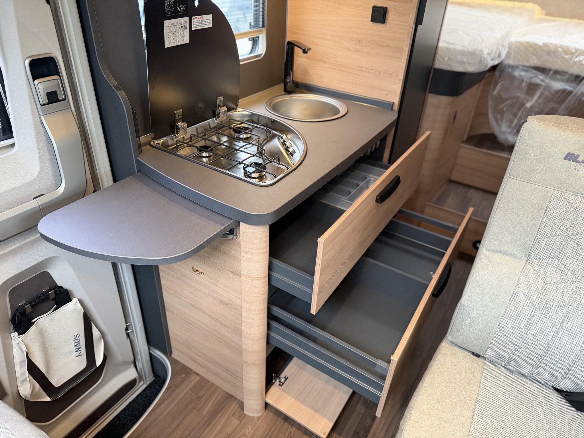 KNAUS Live Wave 650 MEG Black Select