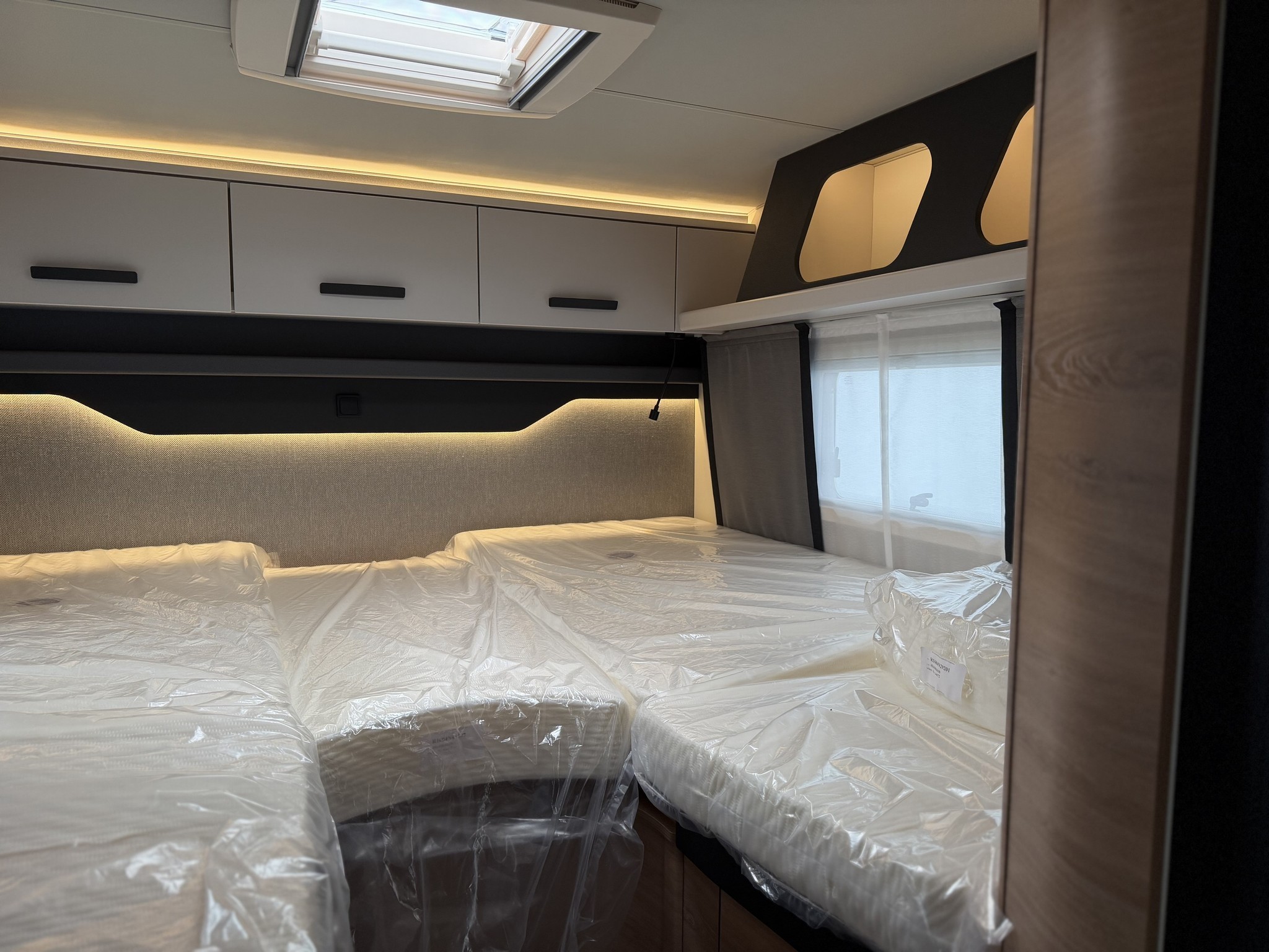 KNAUS Live Wave 650 MEG Black Select