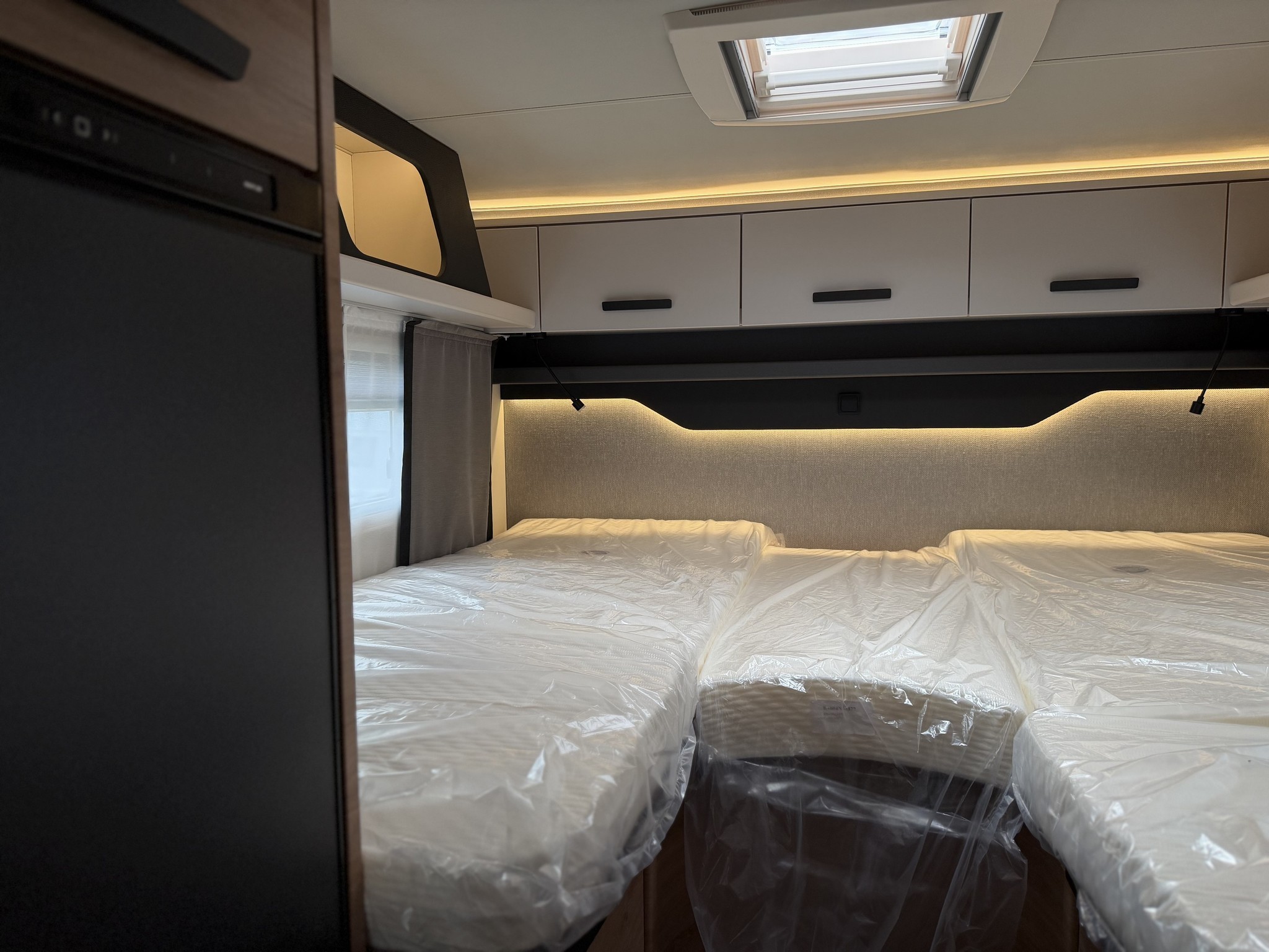 KNAUS Live Wave 650 MEG Black Select