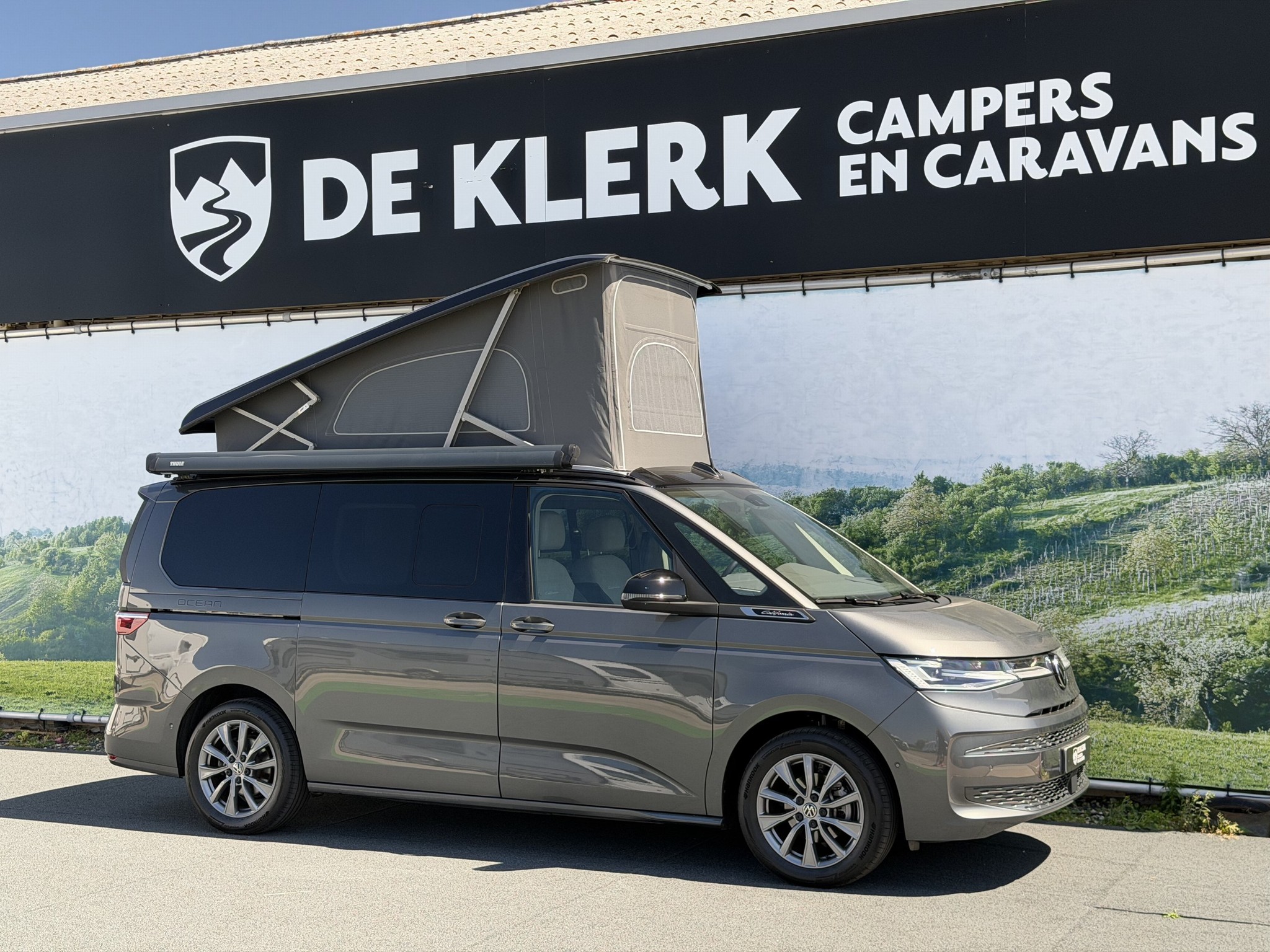 VOLKSWAGEN CALIFORNIA OCEAN / Gratis stal