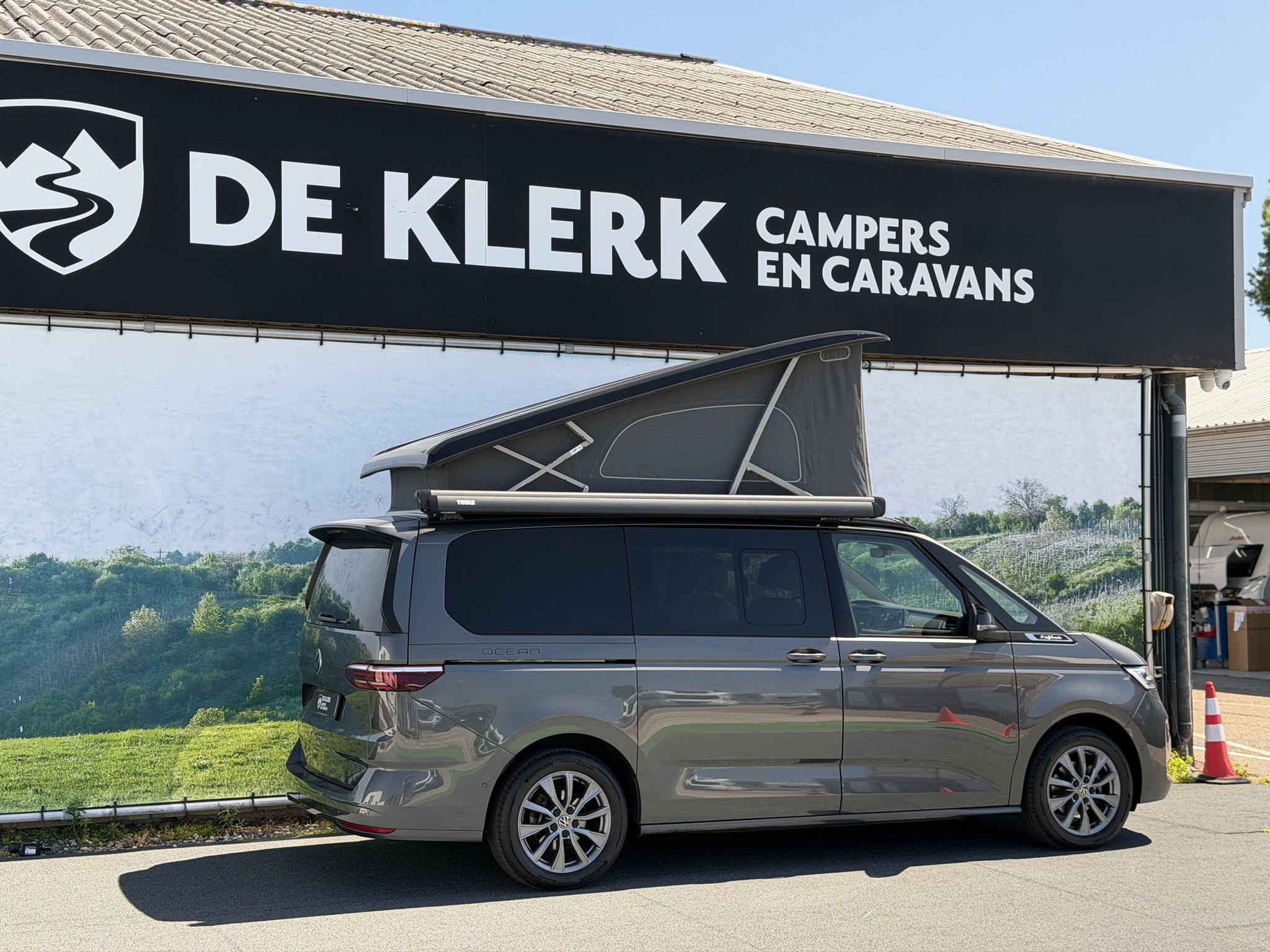 VOLKSWAGEN CALIFORNIA OCEAN / Gratis stal