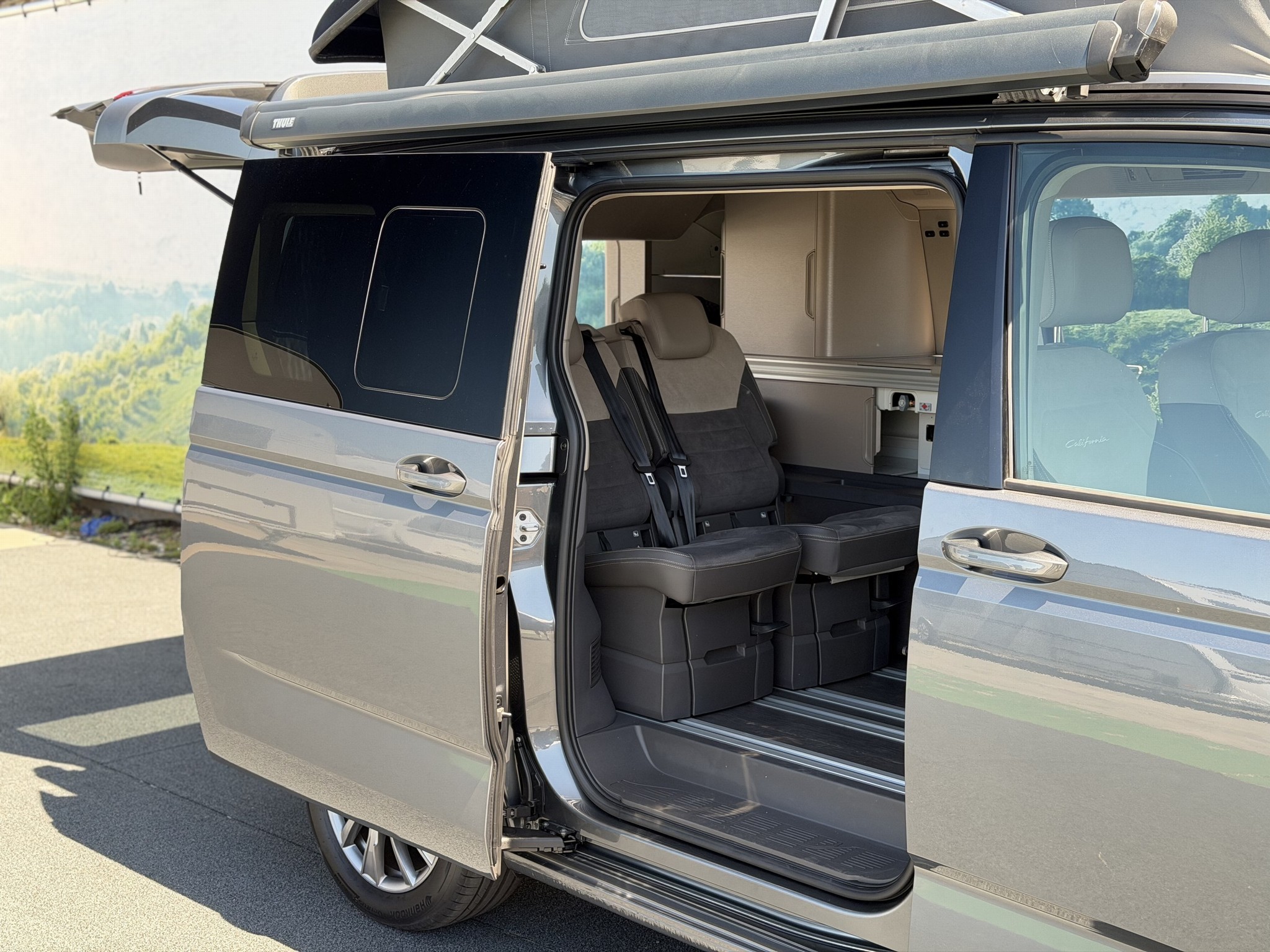 VOLKSWAGEN CALIFORNIA OCEAN / Gratis stal