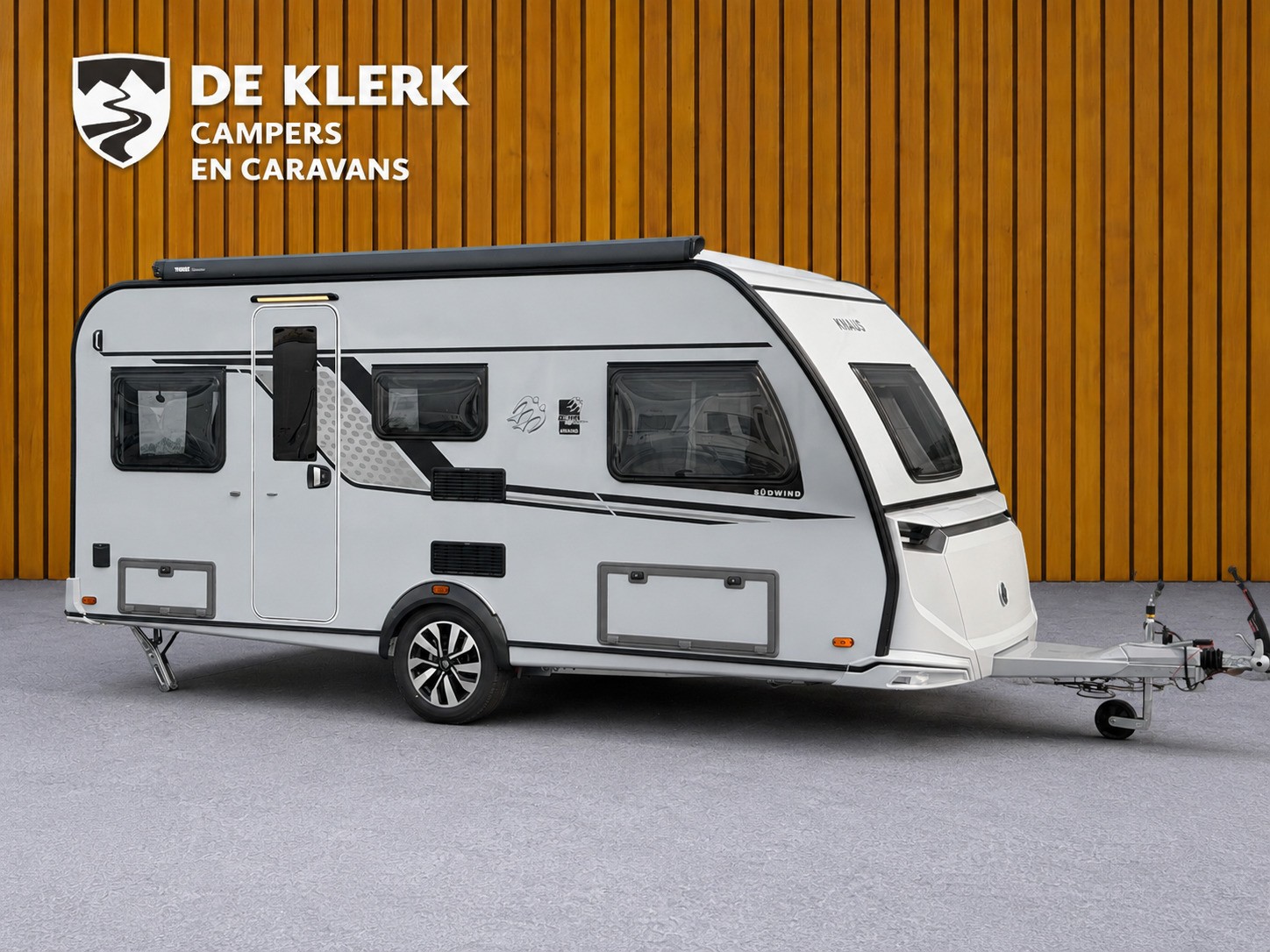 KNAUS SUDWIND 460 EU Black Selection