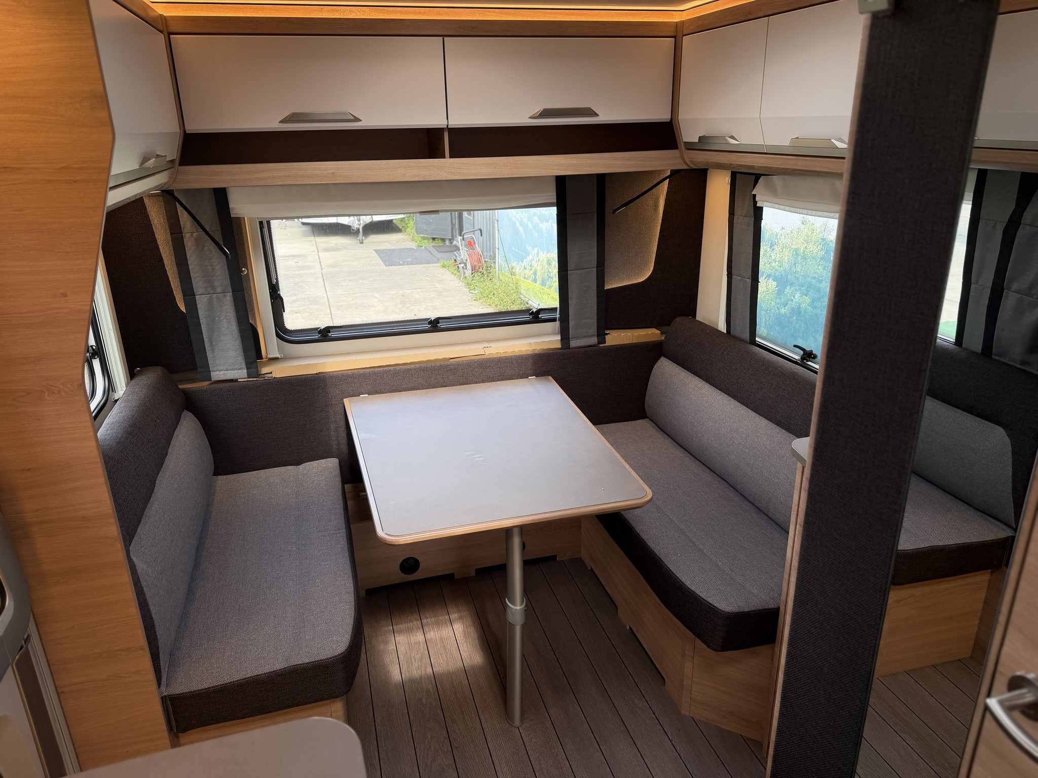 KNAUS SUDWIND 460 EU Black Selection