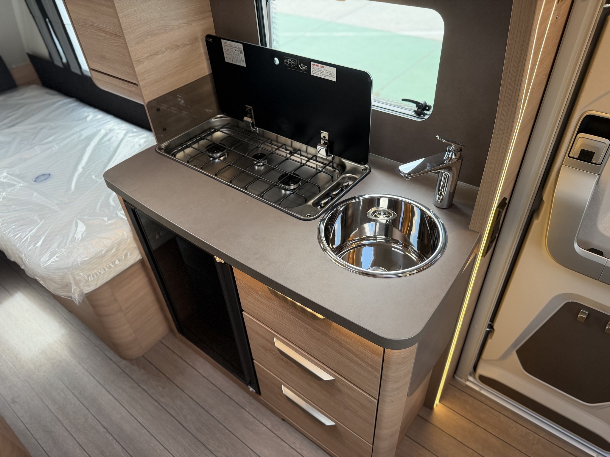 KNAUS SUDWIND 460 EU Black Selection