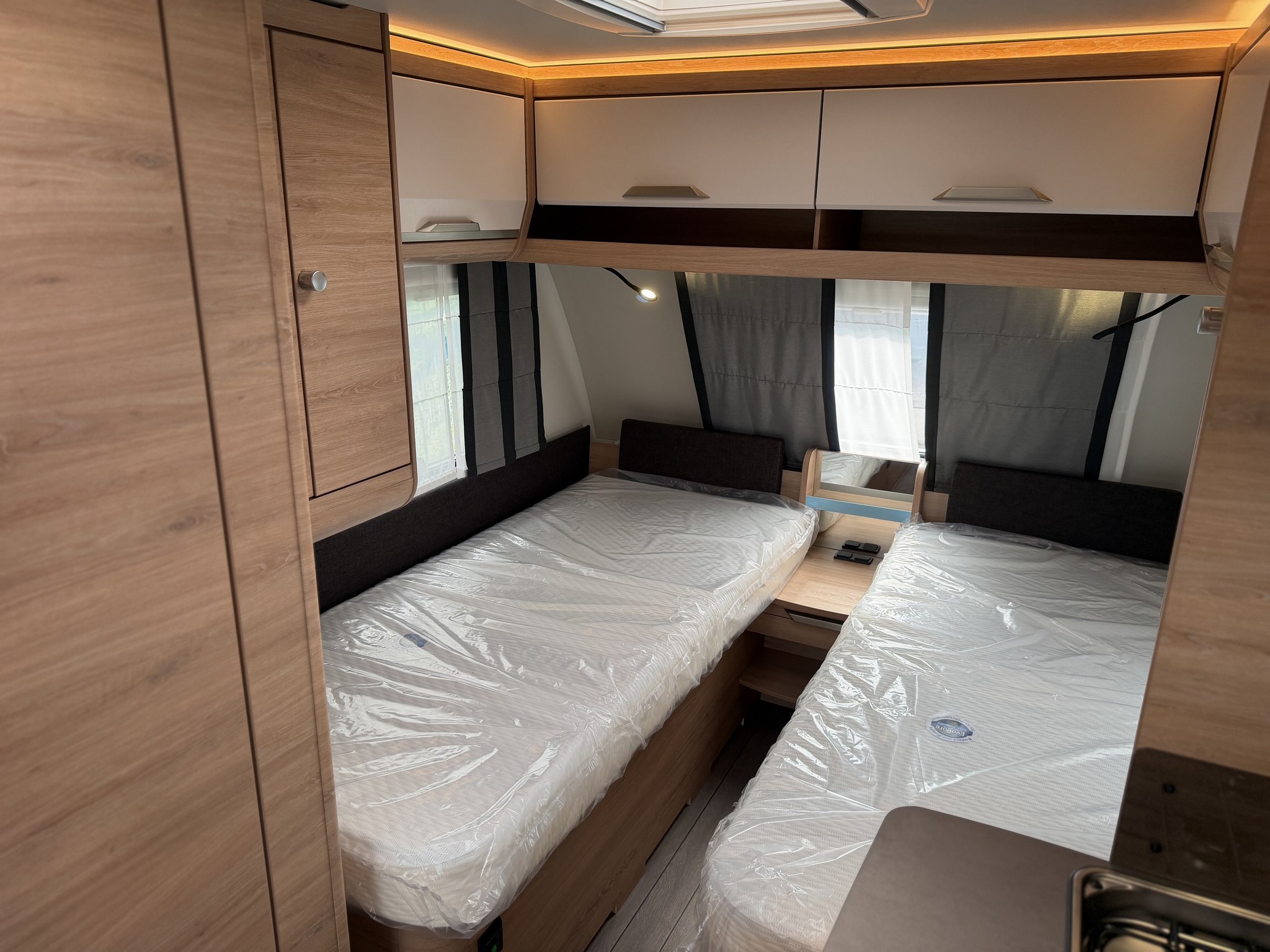 KNAUS SUDWIND 460 EU Black Selection