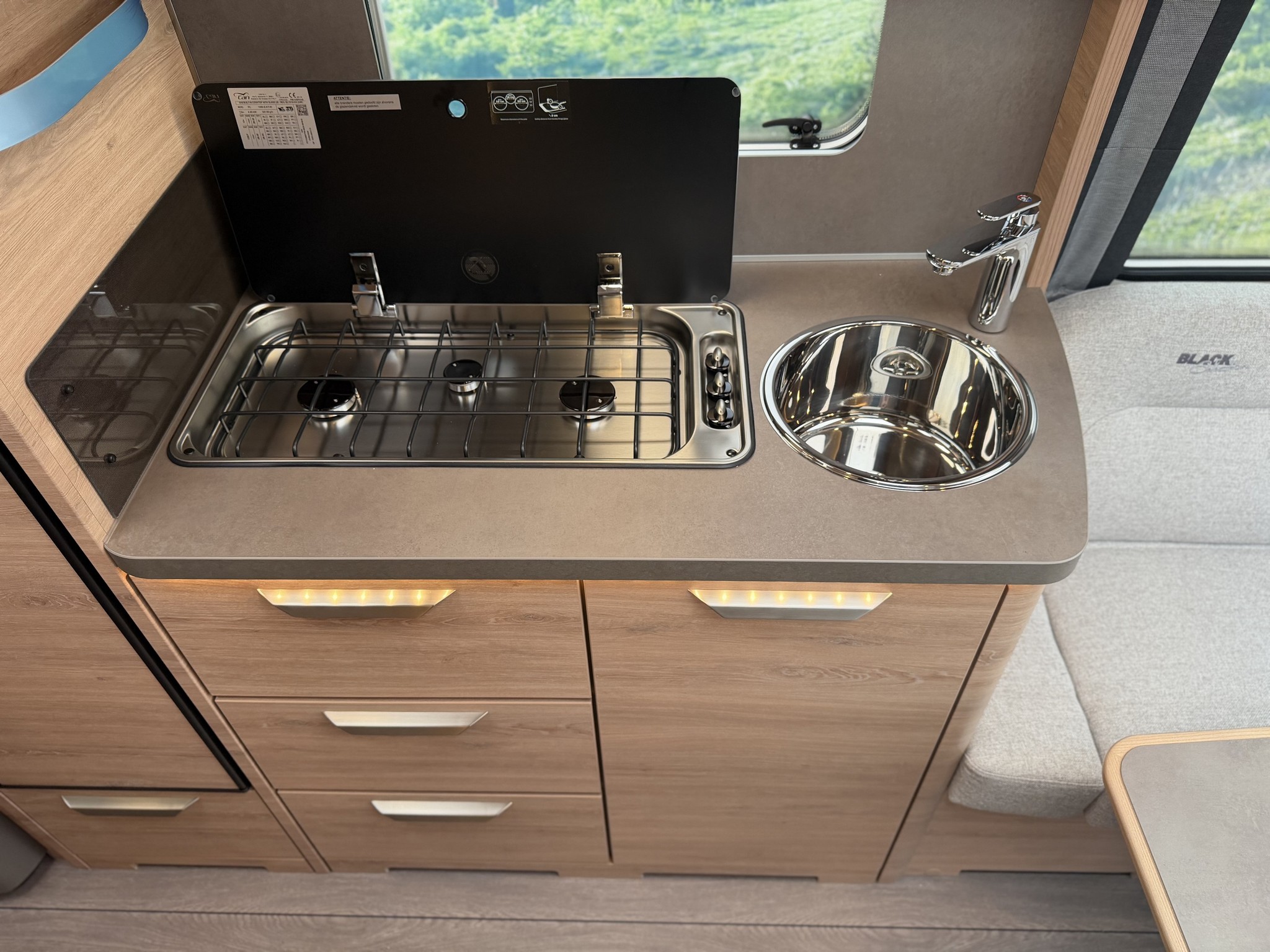 KNAUS SUDWIND 540 UE Black Selection