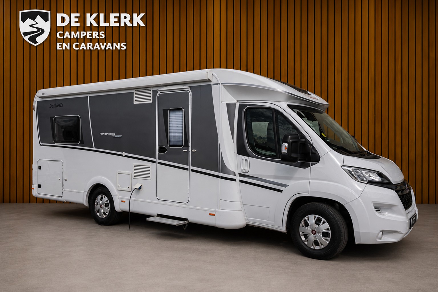 DETHLEFFS T7051 Advantage / Gratis Stall