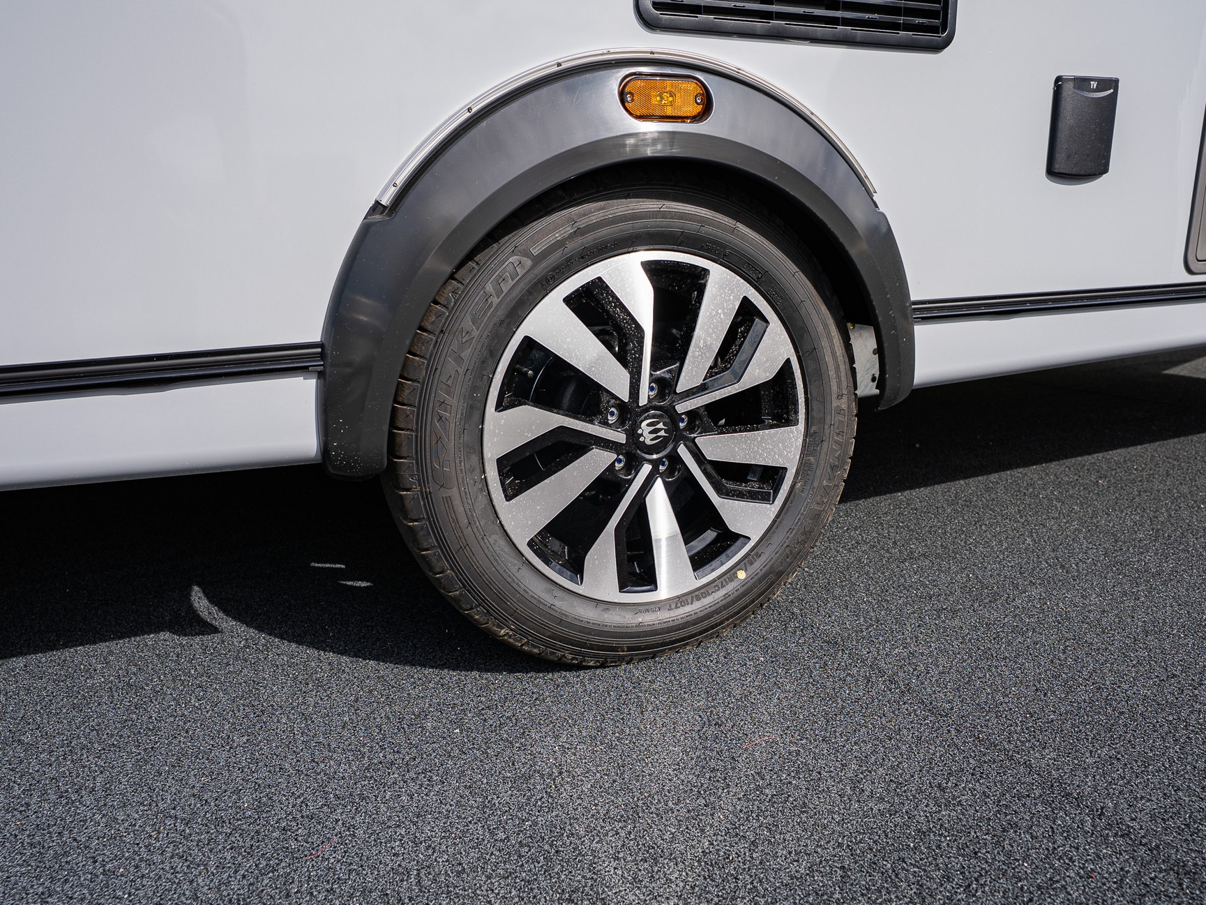 KNAUS SUDWIND 500 EU Black Selection