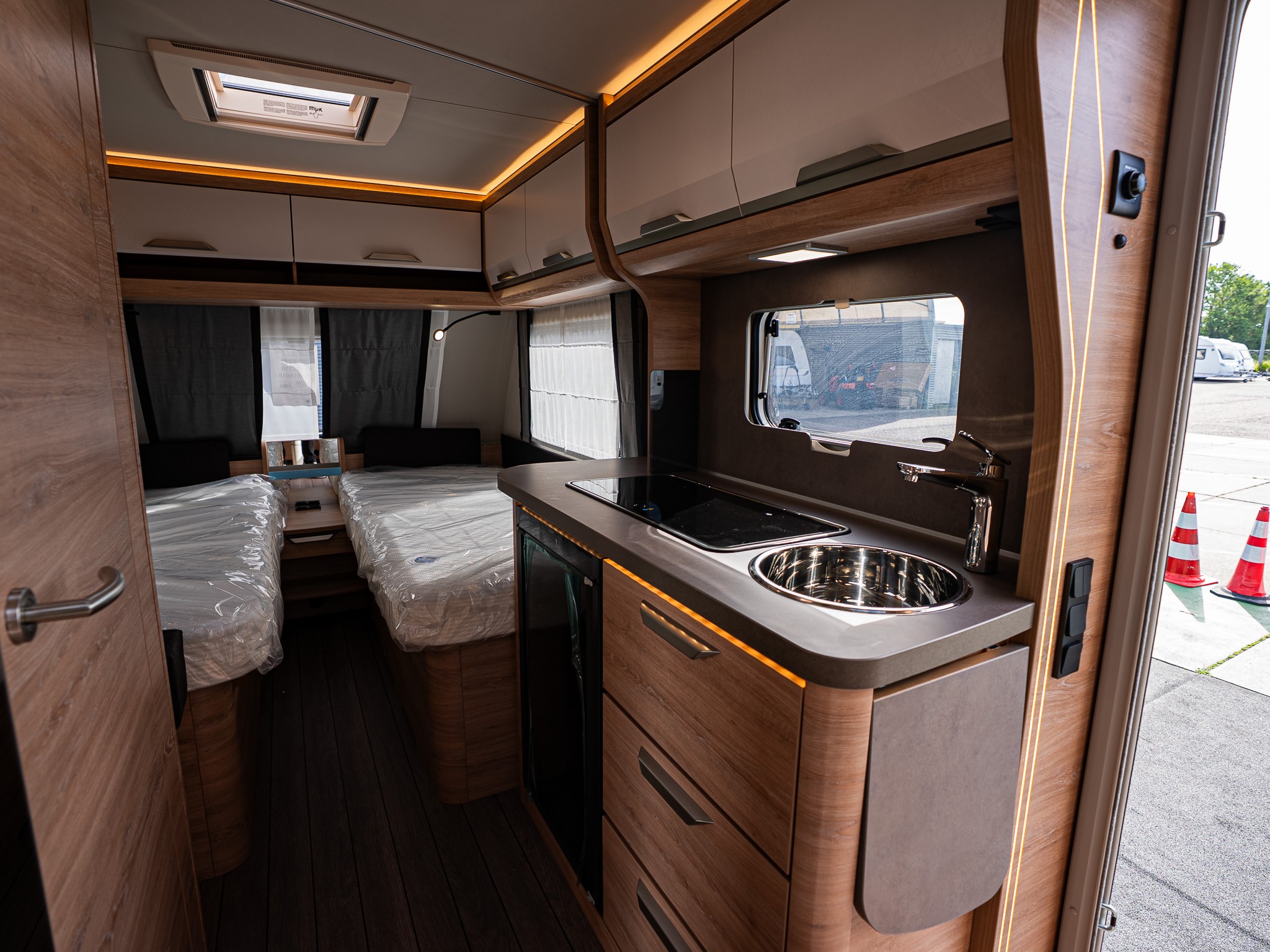 KNAUS SUDWIND 500 EU Black Selection